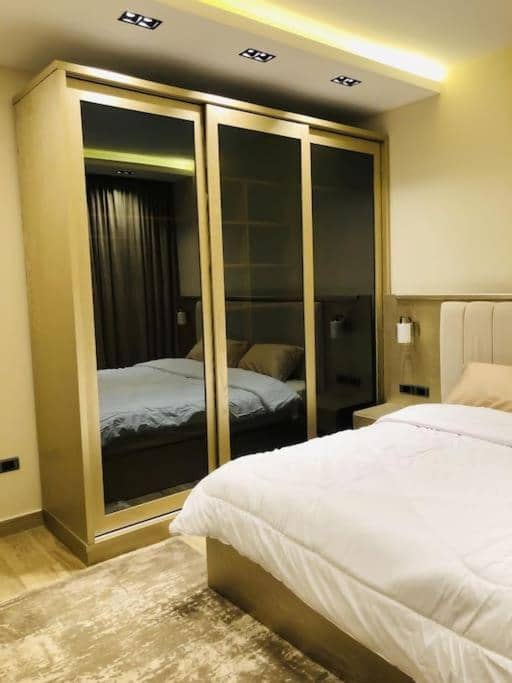 Luxurious Lake View Flat 2br 115 — 4
