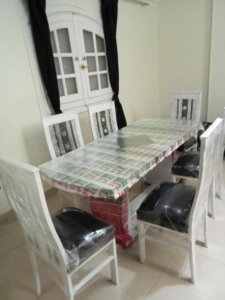Family's Only Apartment — 5