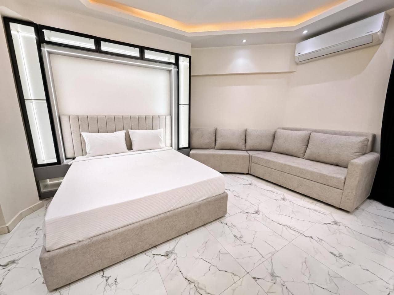 Sasha Collection at Stone Heights - Ac, Pool & Secure (Adults Only) — 2