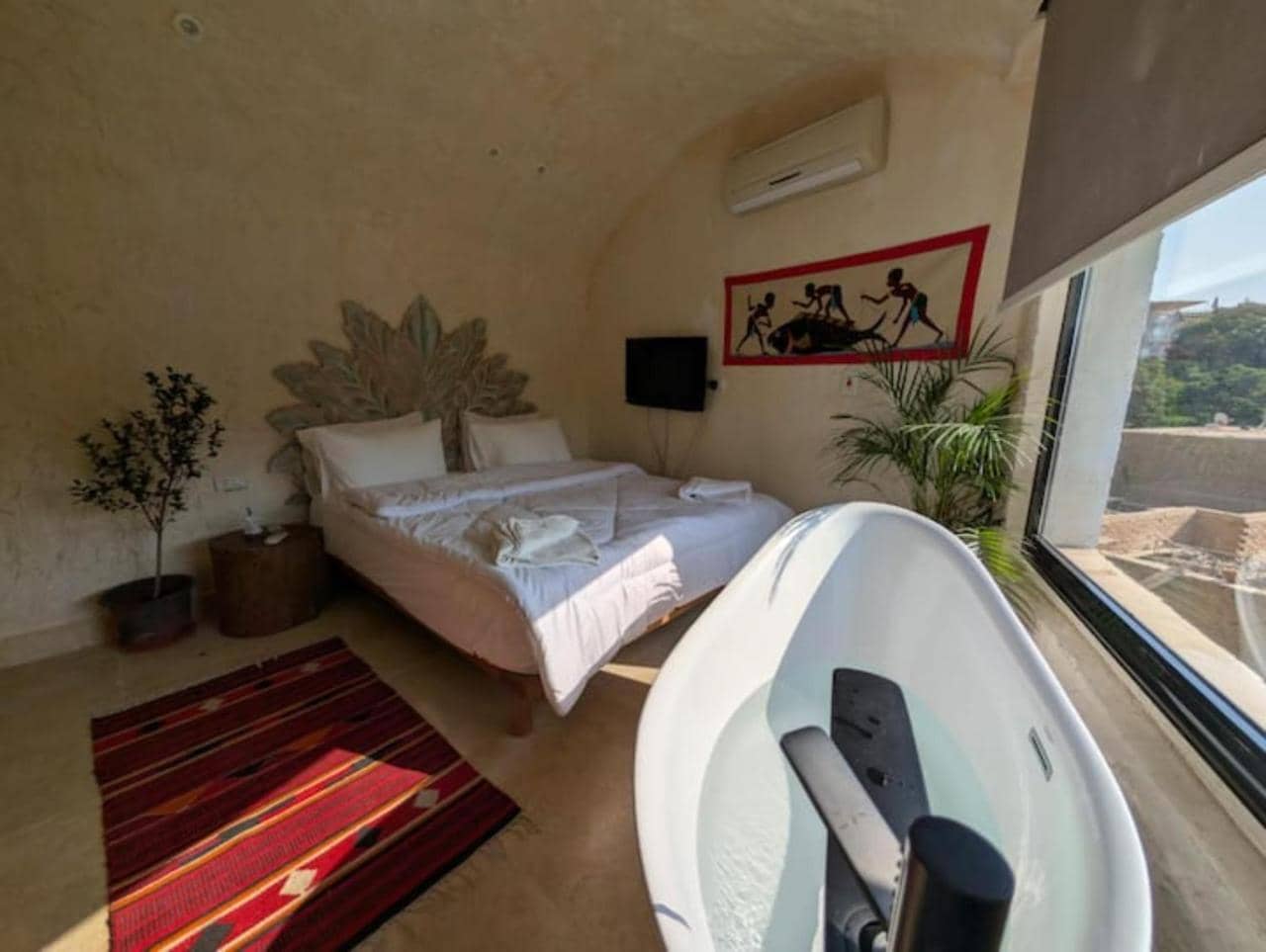 Artistic Home Retreat Pyramids View — 5