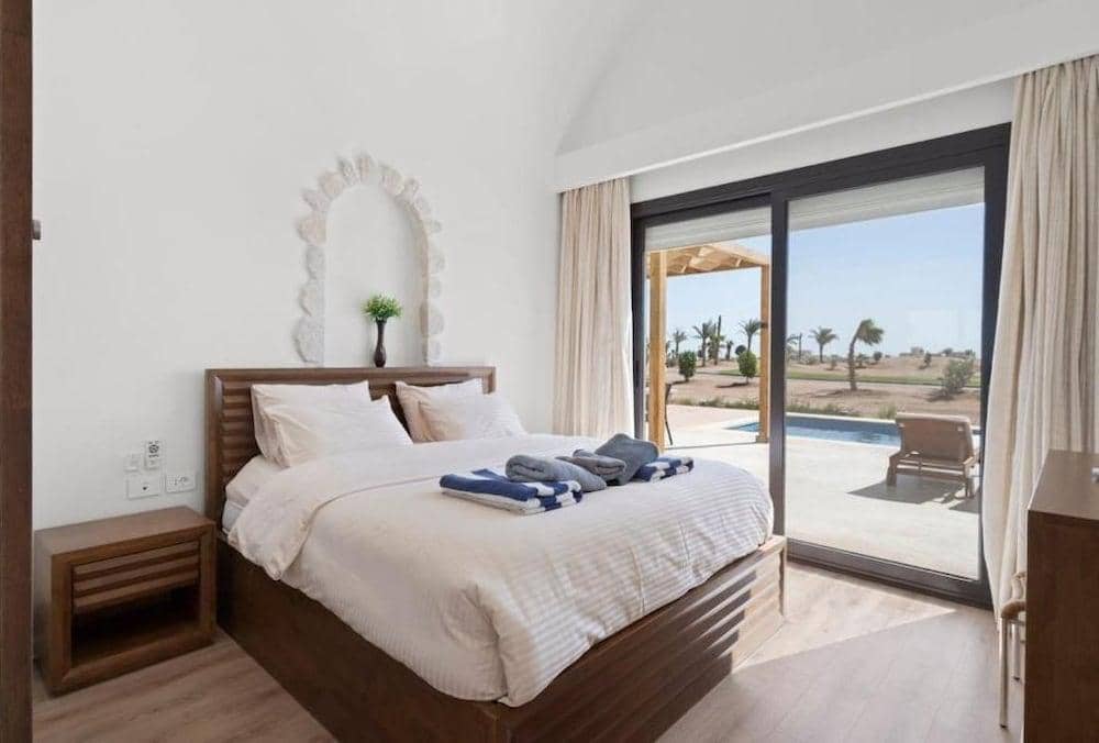 Designer Golf Villa -Pool & Serene Views — 2