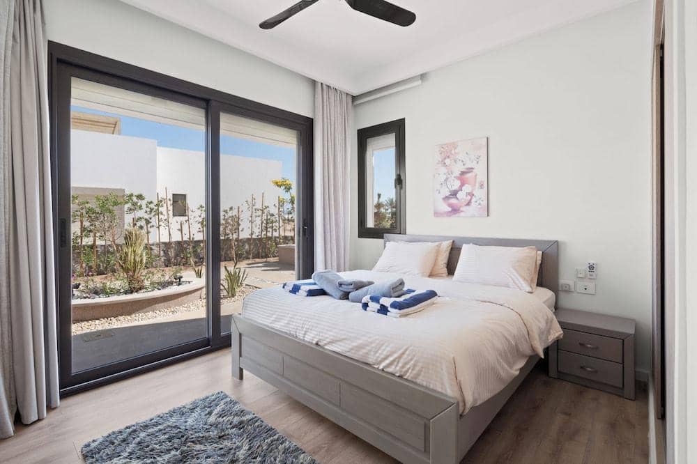 Designer Golf Villa -Pool & Serene Views — 3
