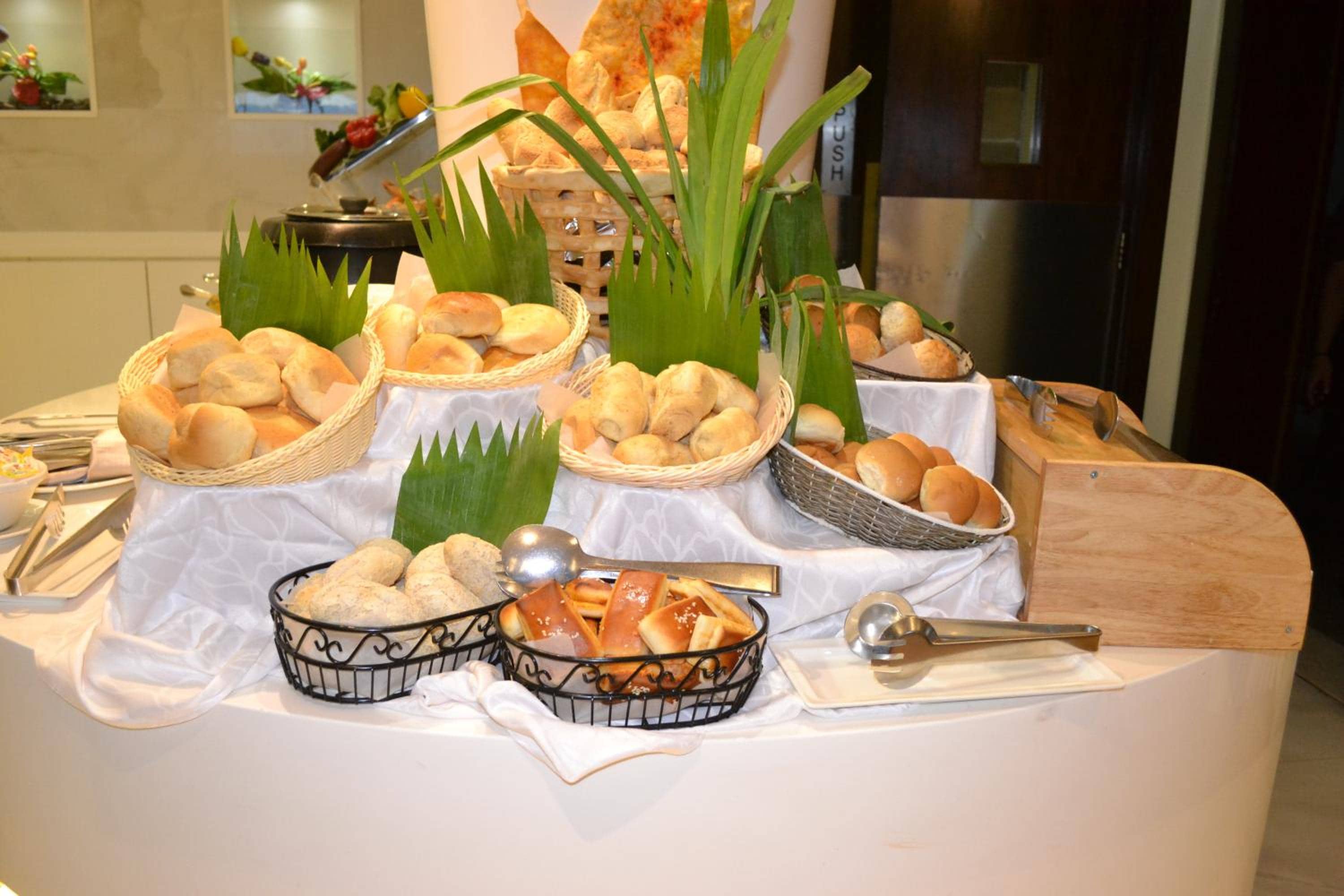 Ramada Abu Dhabi Corniche — 4