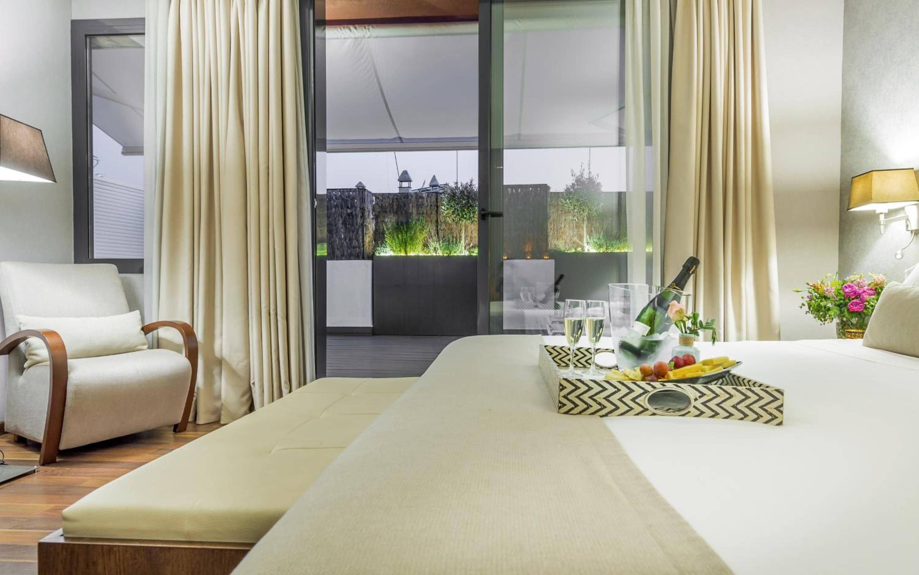 Aparthotel Mariano Cubi Barcelona — 3
