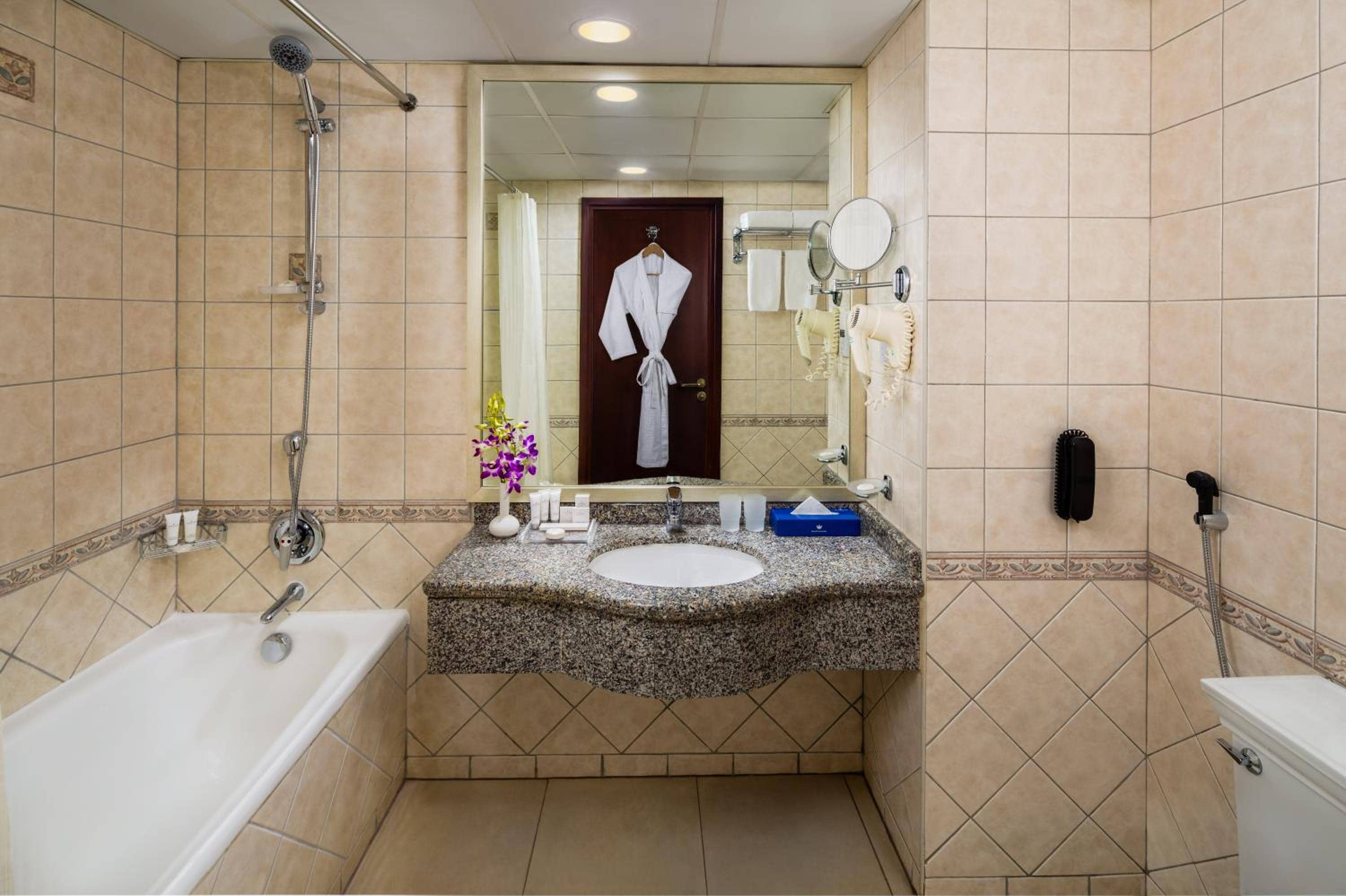 Savoy Crest Hotel Apartments — 3