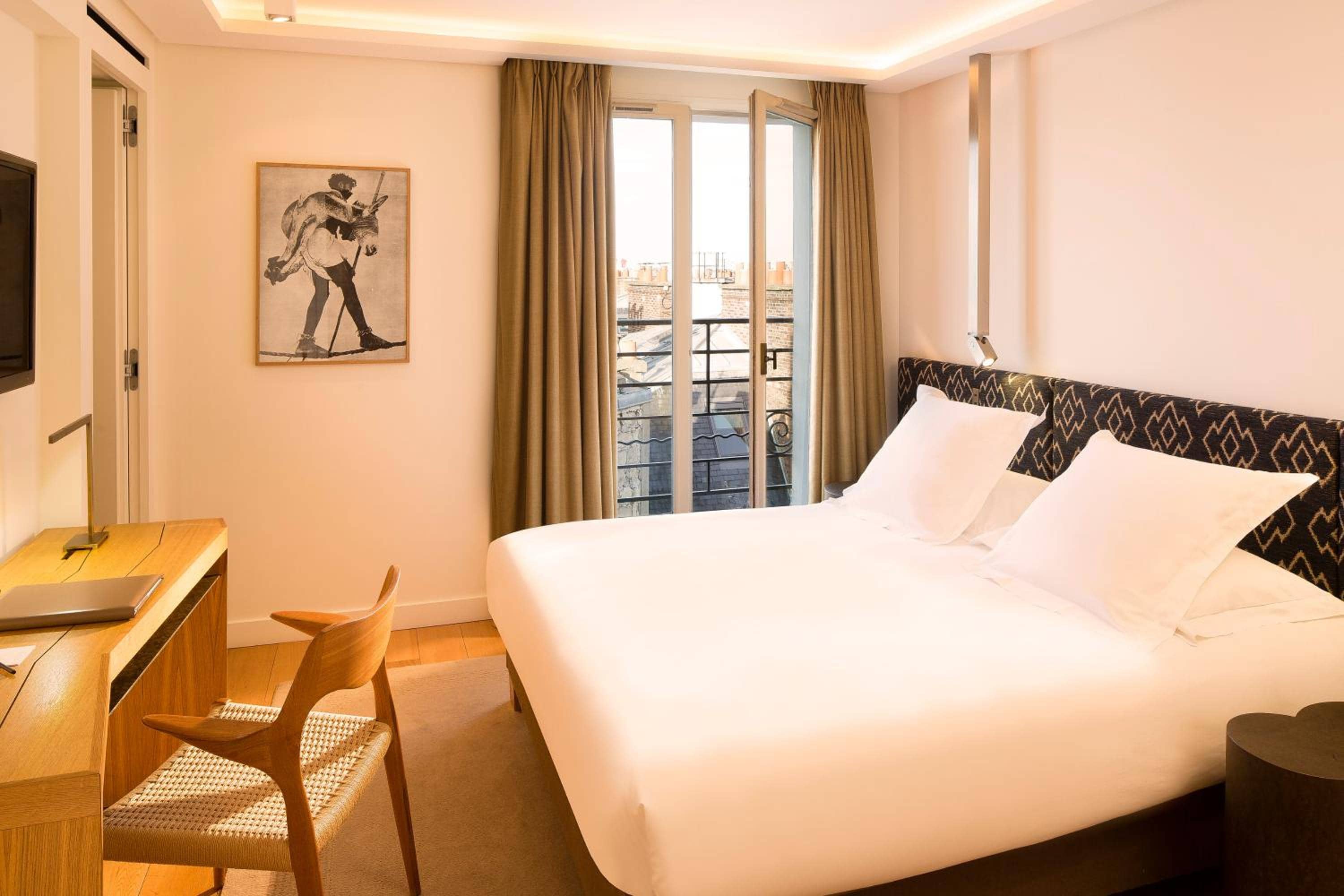 Hotel Marignan Champs-Elysées — 3