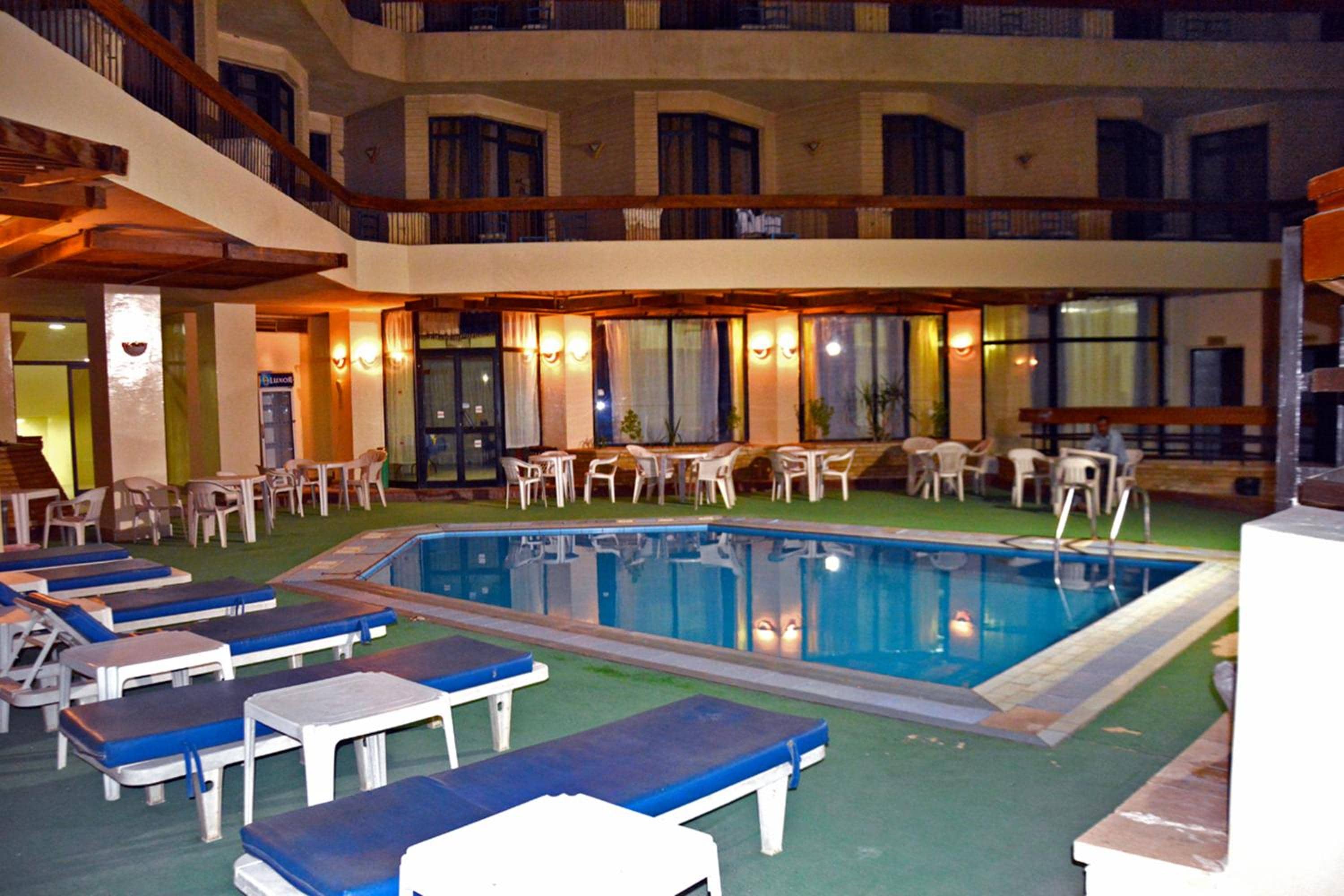 Gaddis Hotel, Suites and Apartments — 4