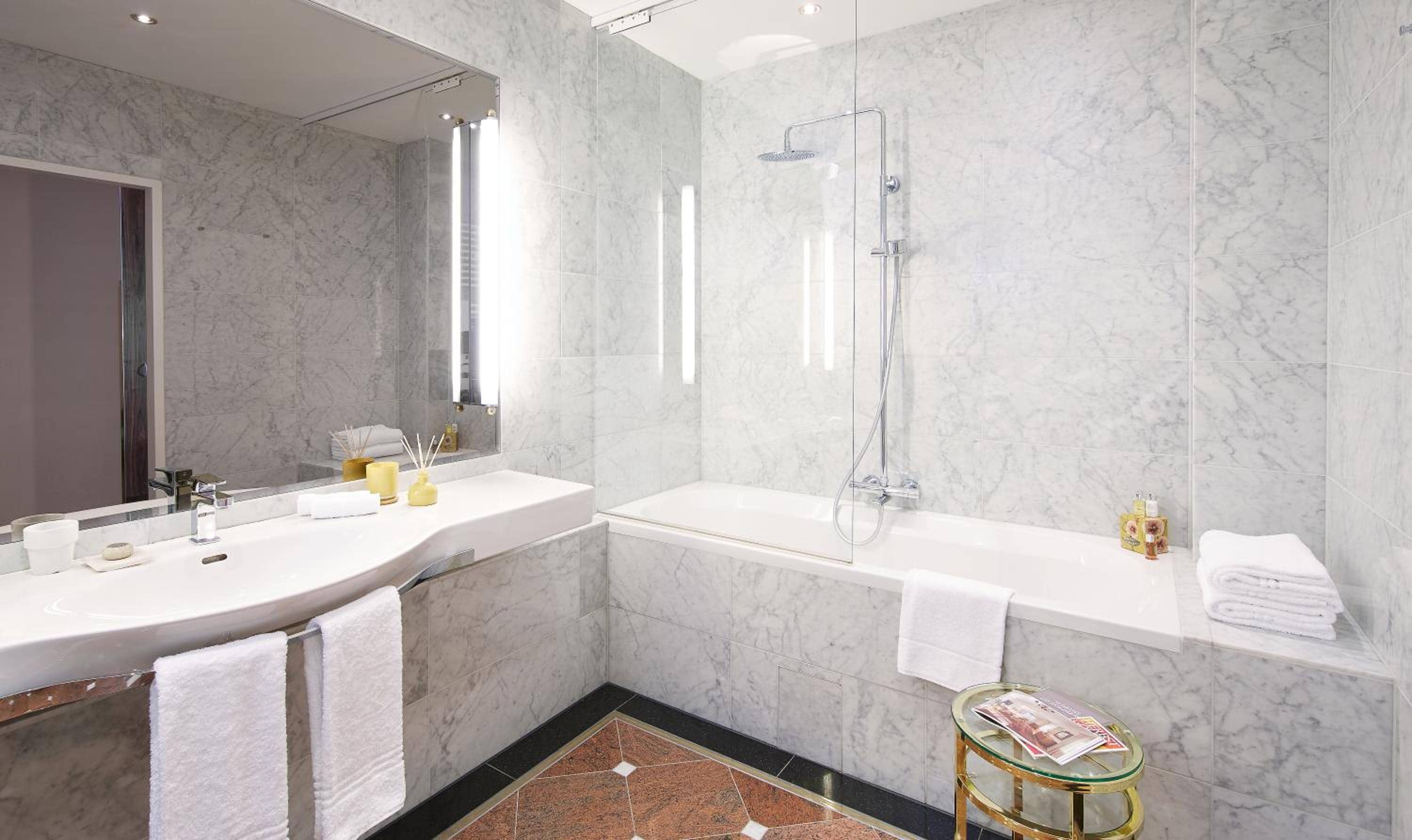 Living Hotel an der Oper — 2