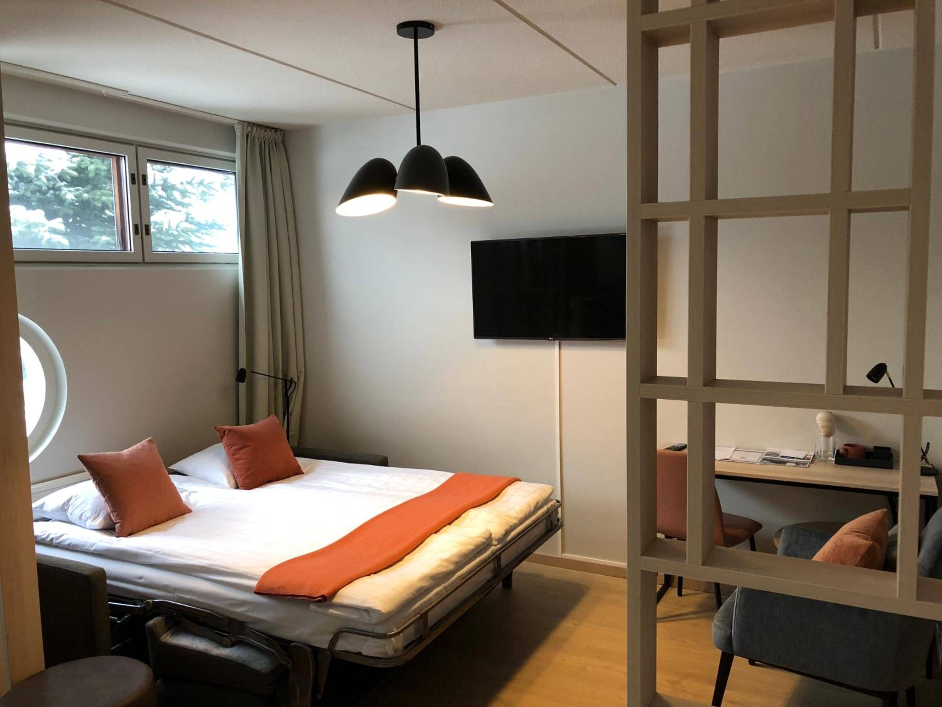 Pilot Express Airport Hotel — 4