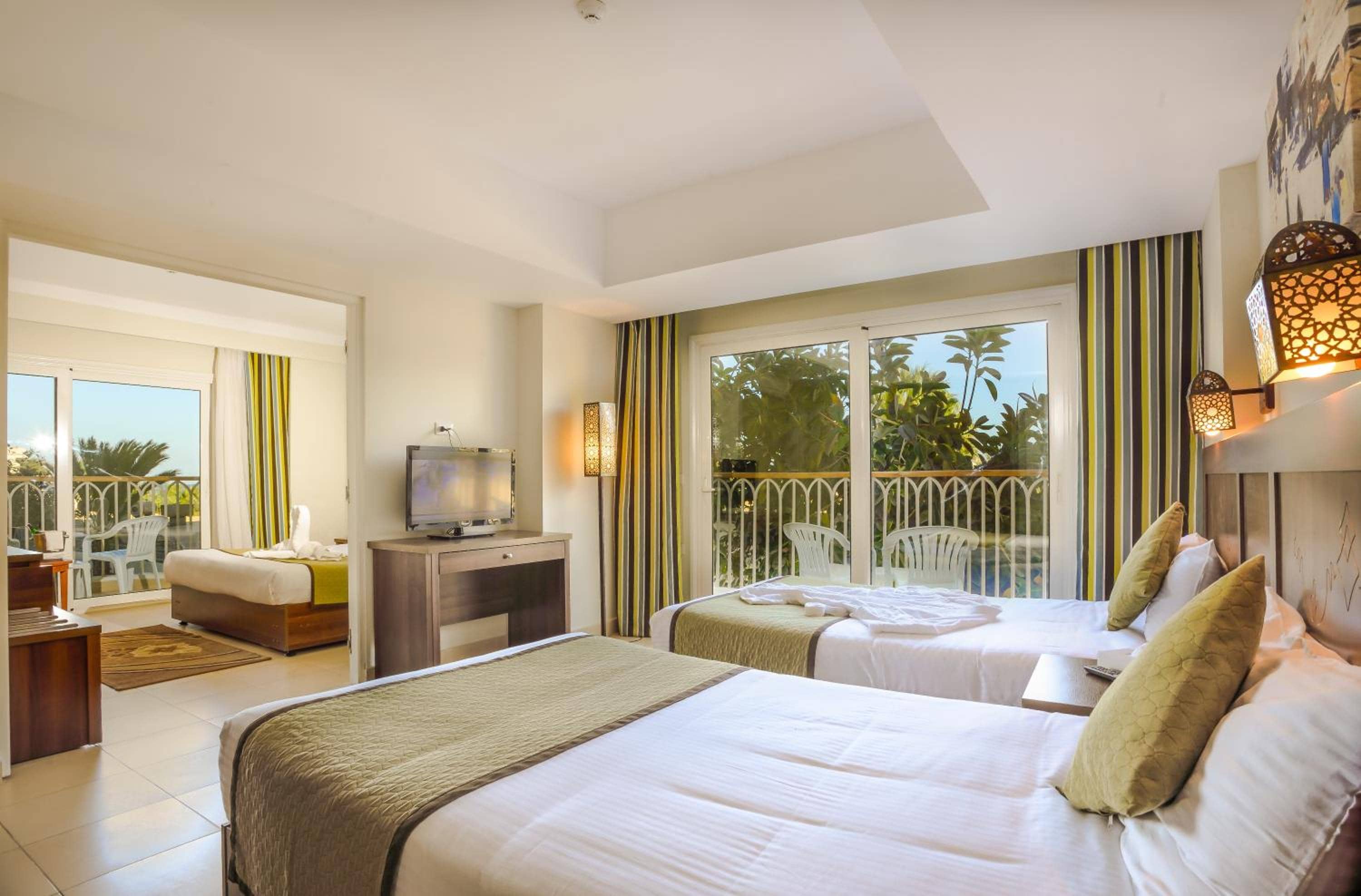Royal Star Beach Resort - Couples and Families Only — 3