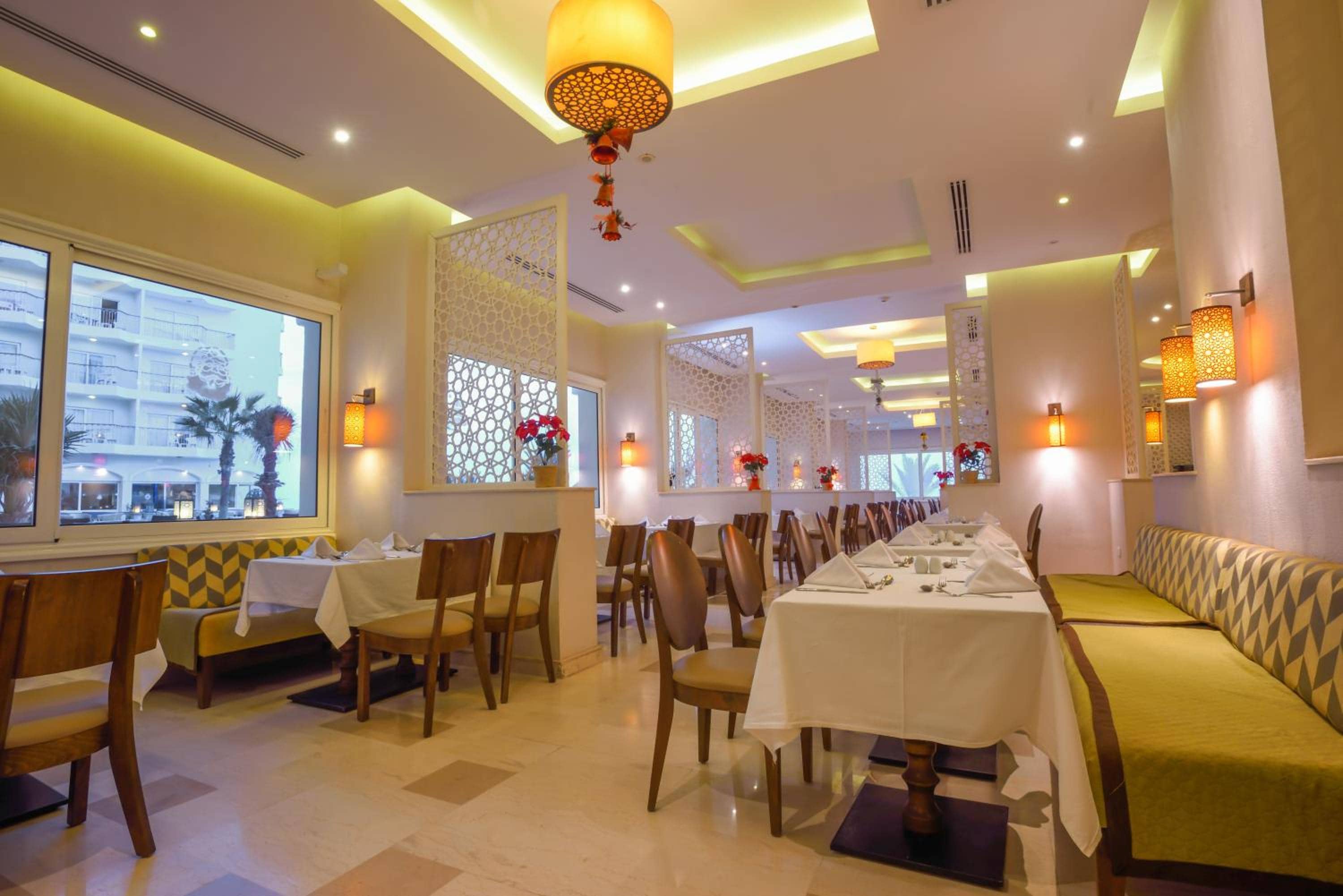Royal Star Beach Resort - Couples and Families Only — 4