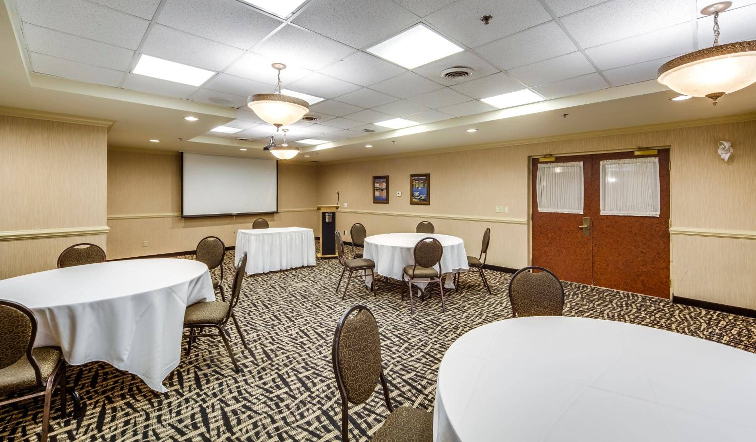 Monte Carlo Inn Brampton — 2