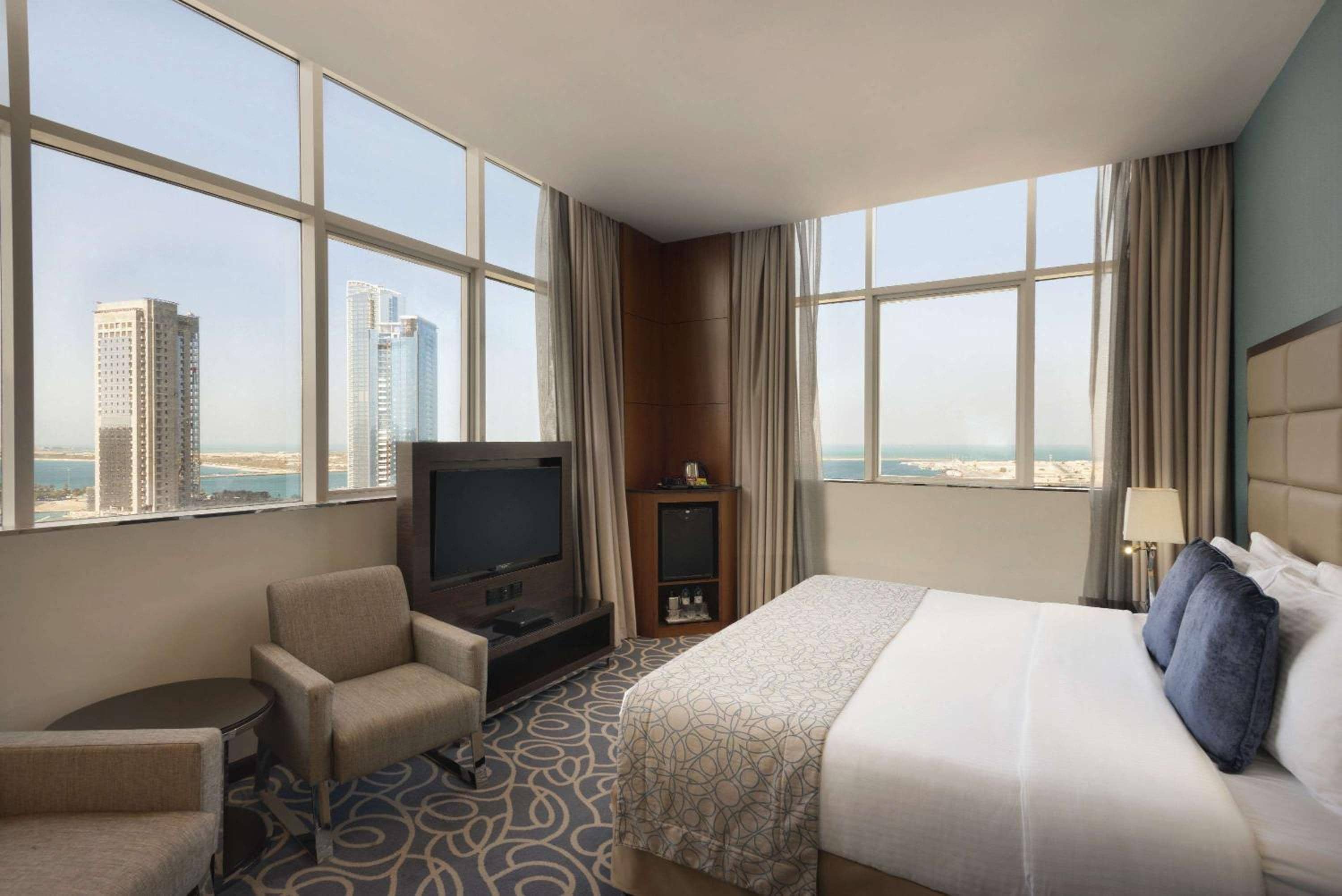 Ramada Abu Dhabi Corniche — 5