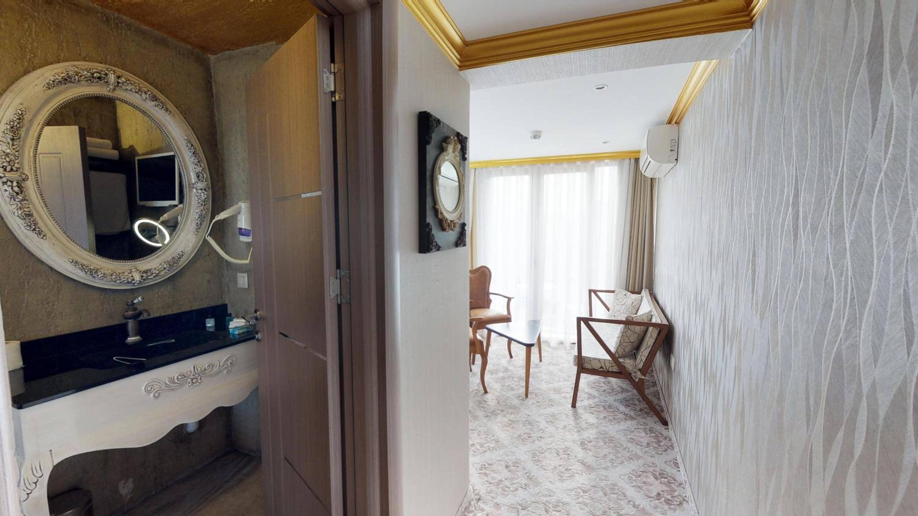Patron Hotel — 4