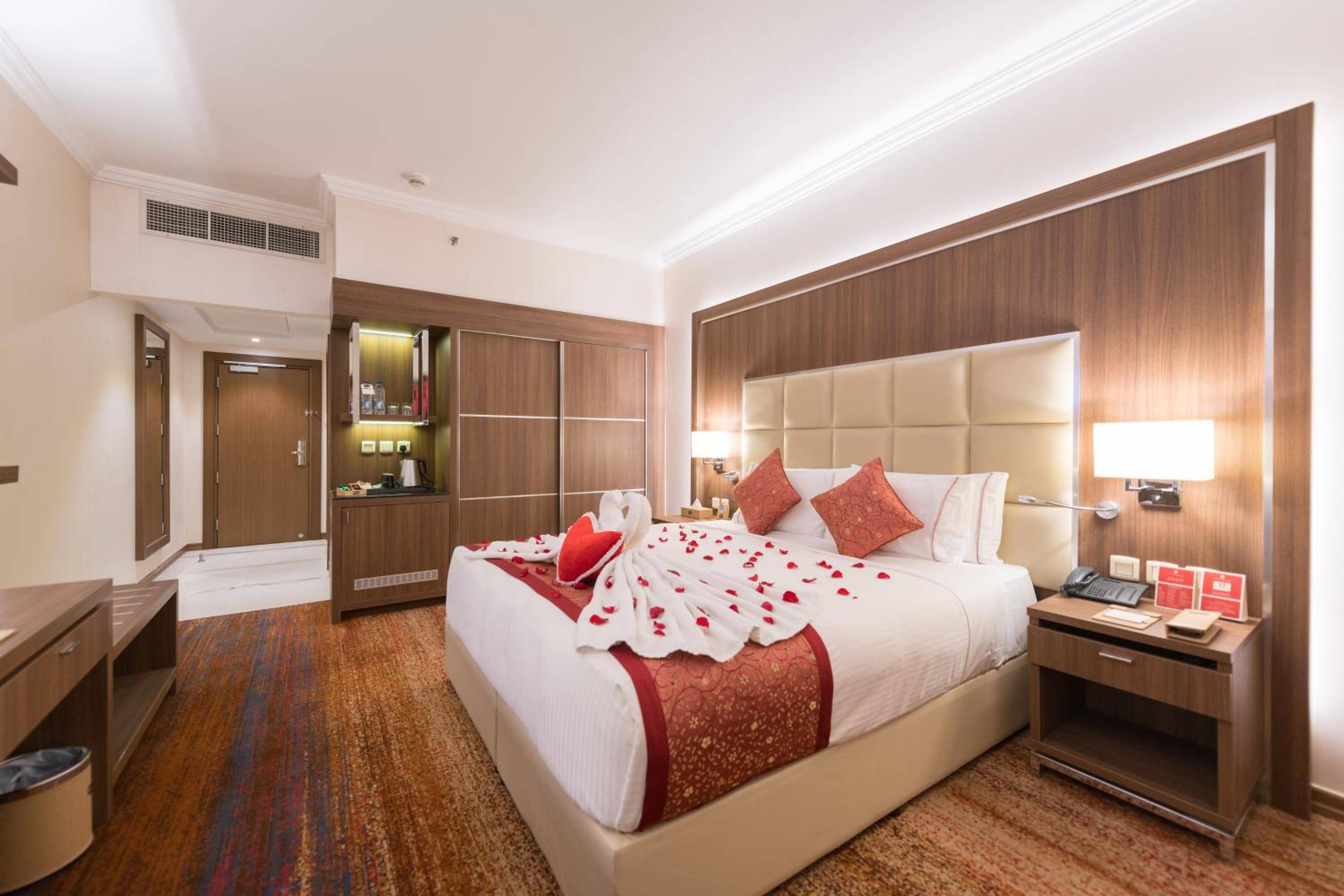 Ramada by Wyndham Continental Jeddah — 2