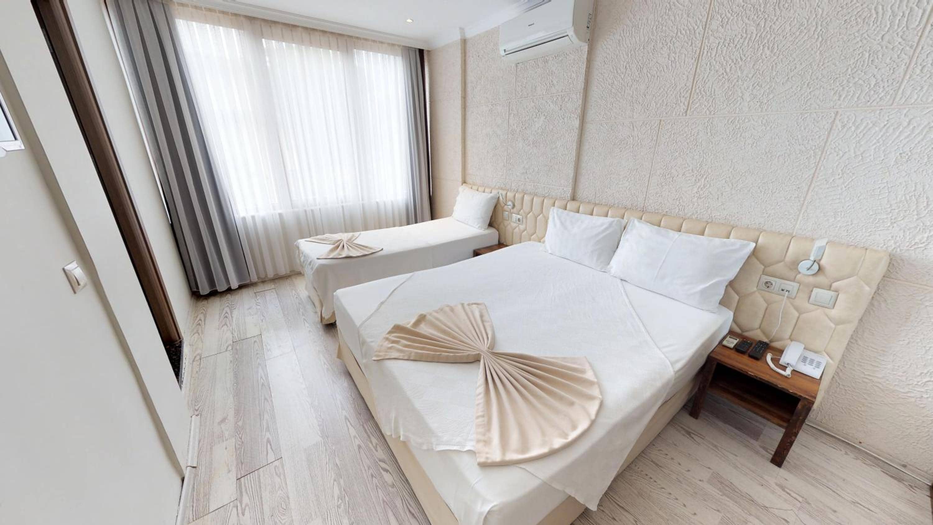 Patron Hotel — 3