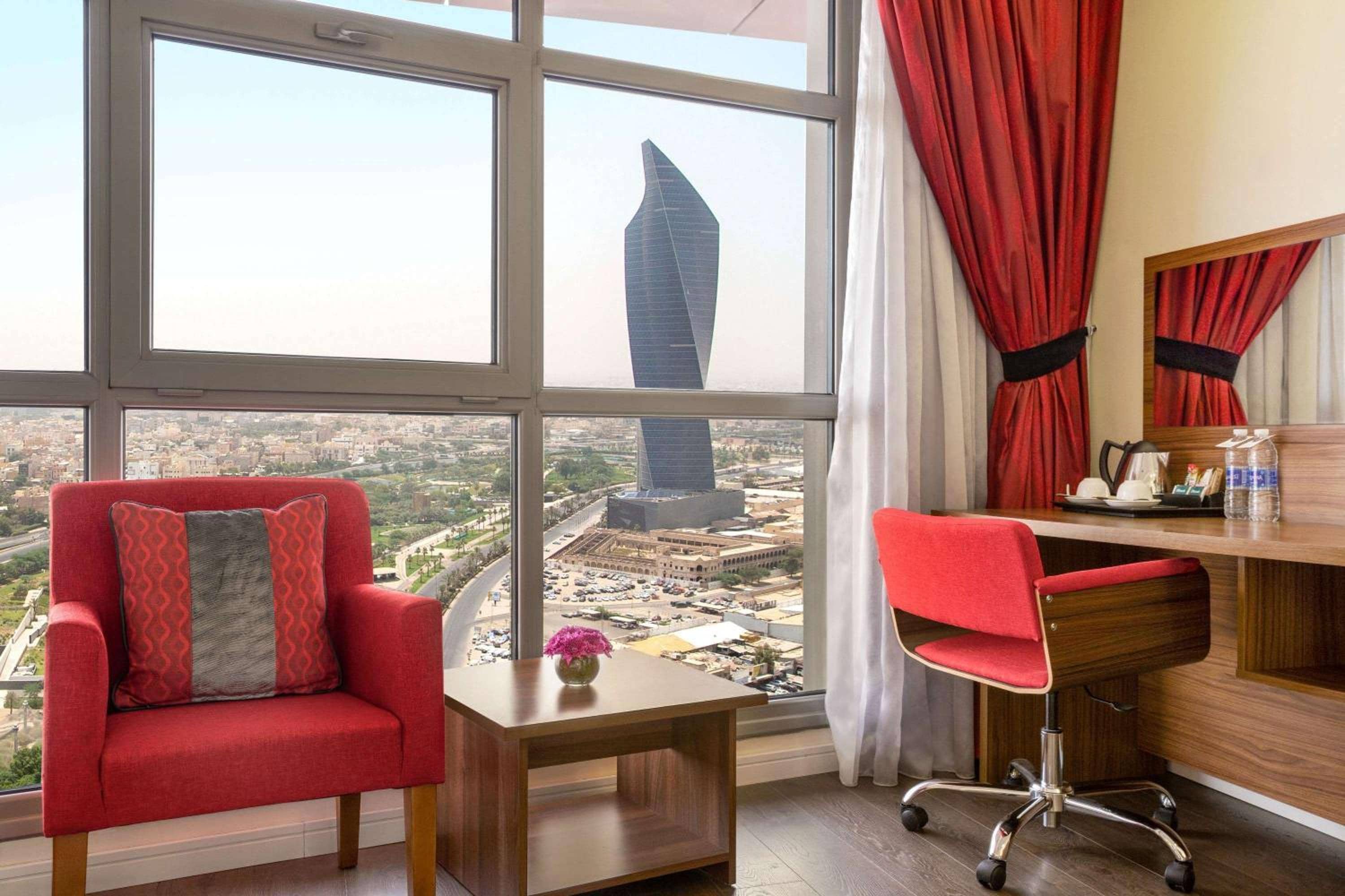 Ramada Encore by Wyndham Kuwait Downtown — 4