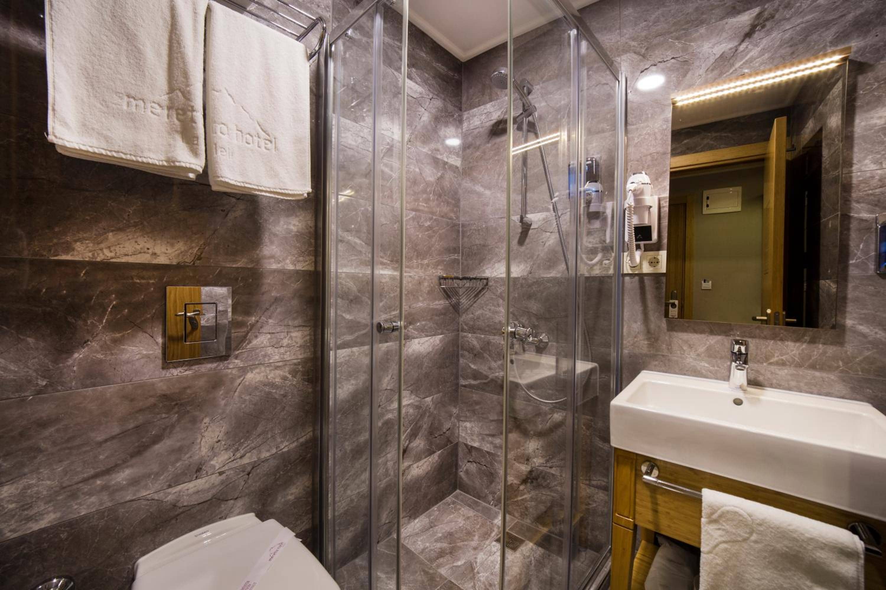 Meretto Hotel LALELİ — 2