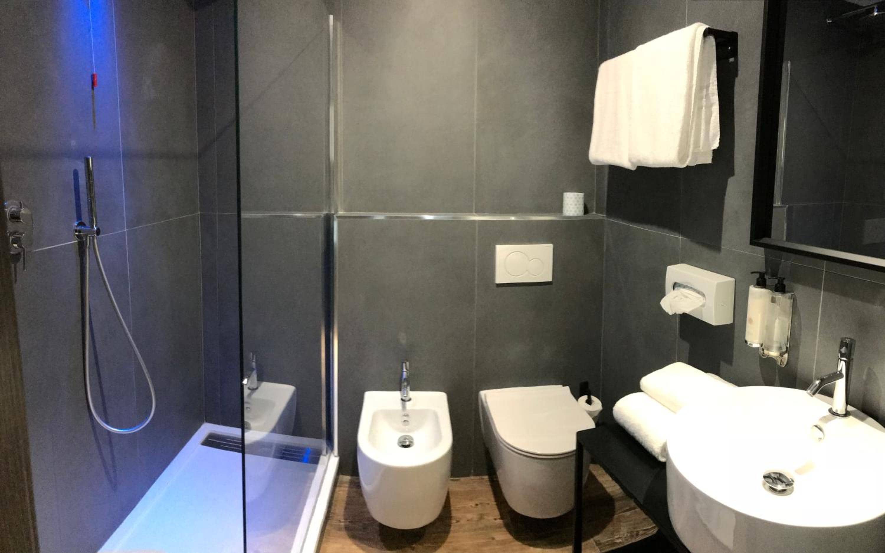 Hotel Roxy — 4