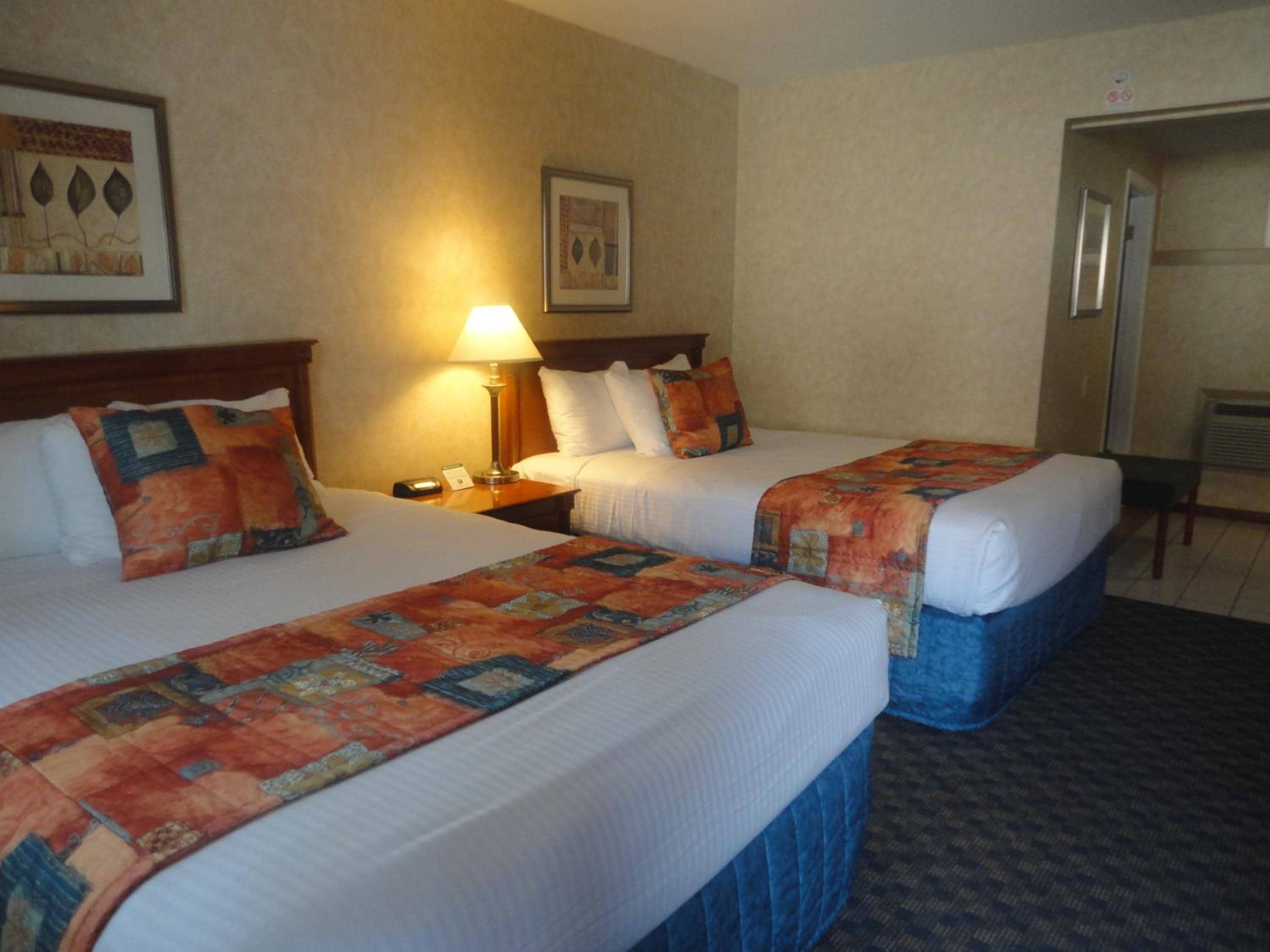 North Vancouver Hotel — 3