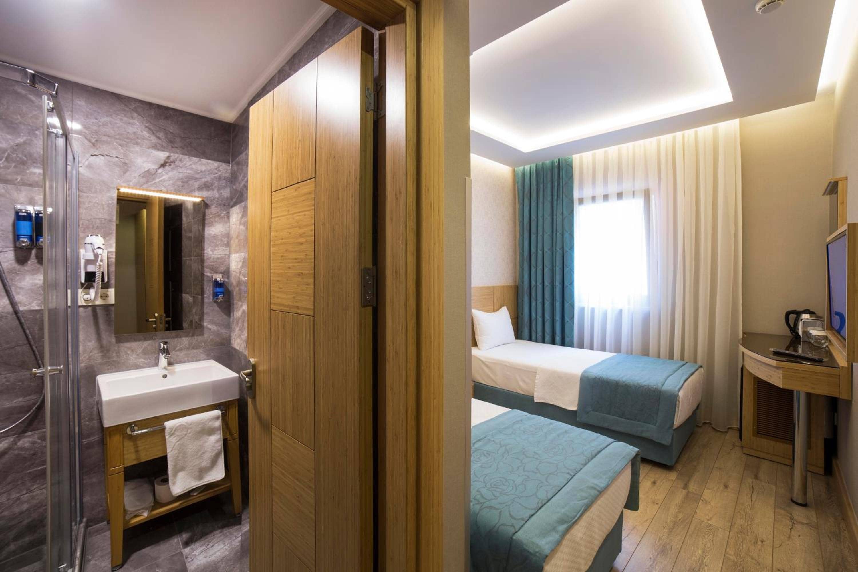 Meretto Hotel LALELİ — 3