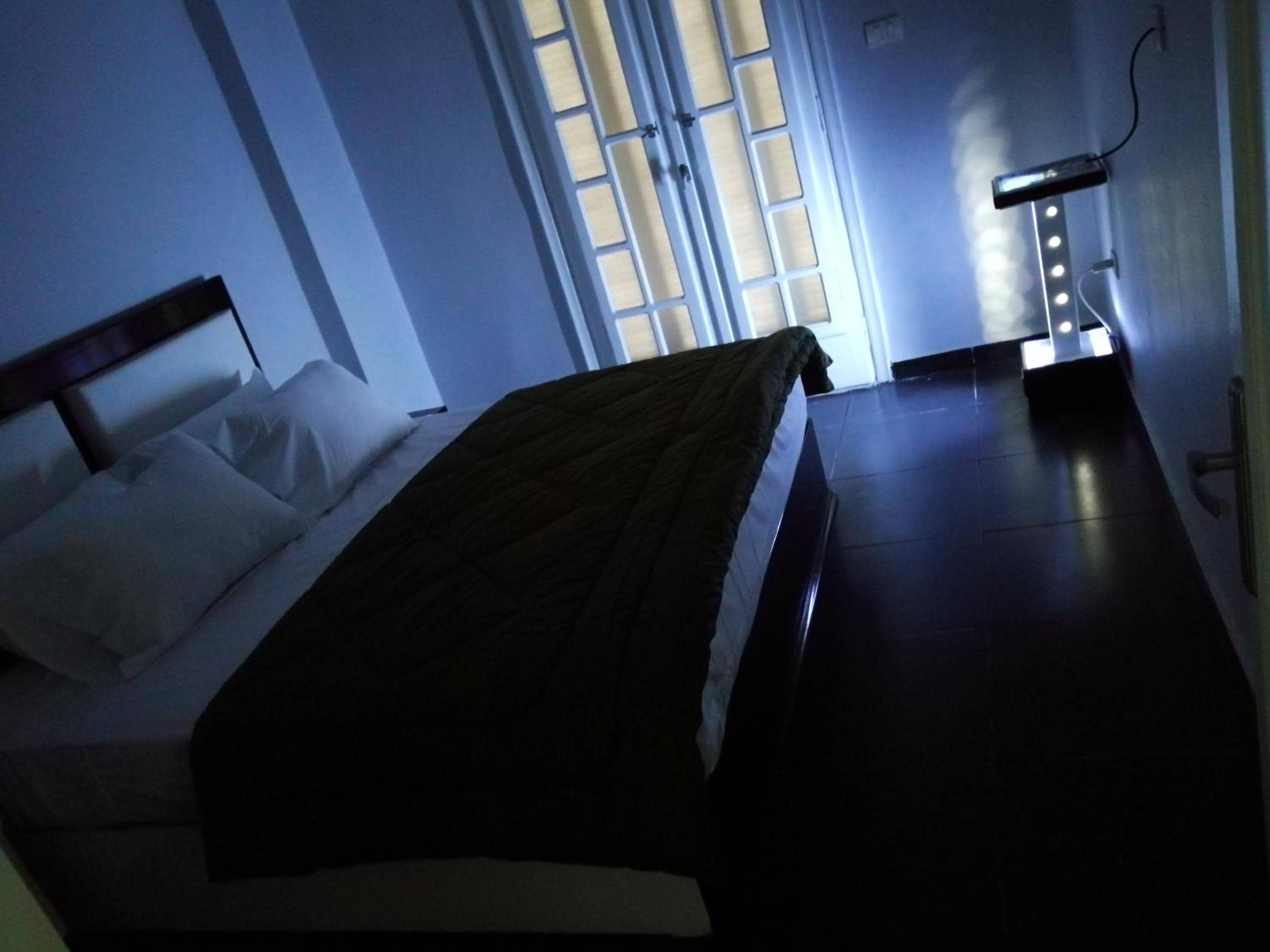 Lovely apartment with side sea view located in the heart of the Alexandria, local, old building, active street, kitchen not suitable for heavy cooking, in  — 2