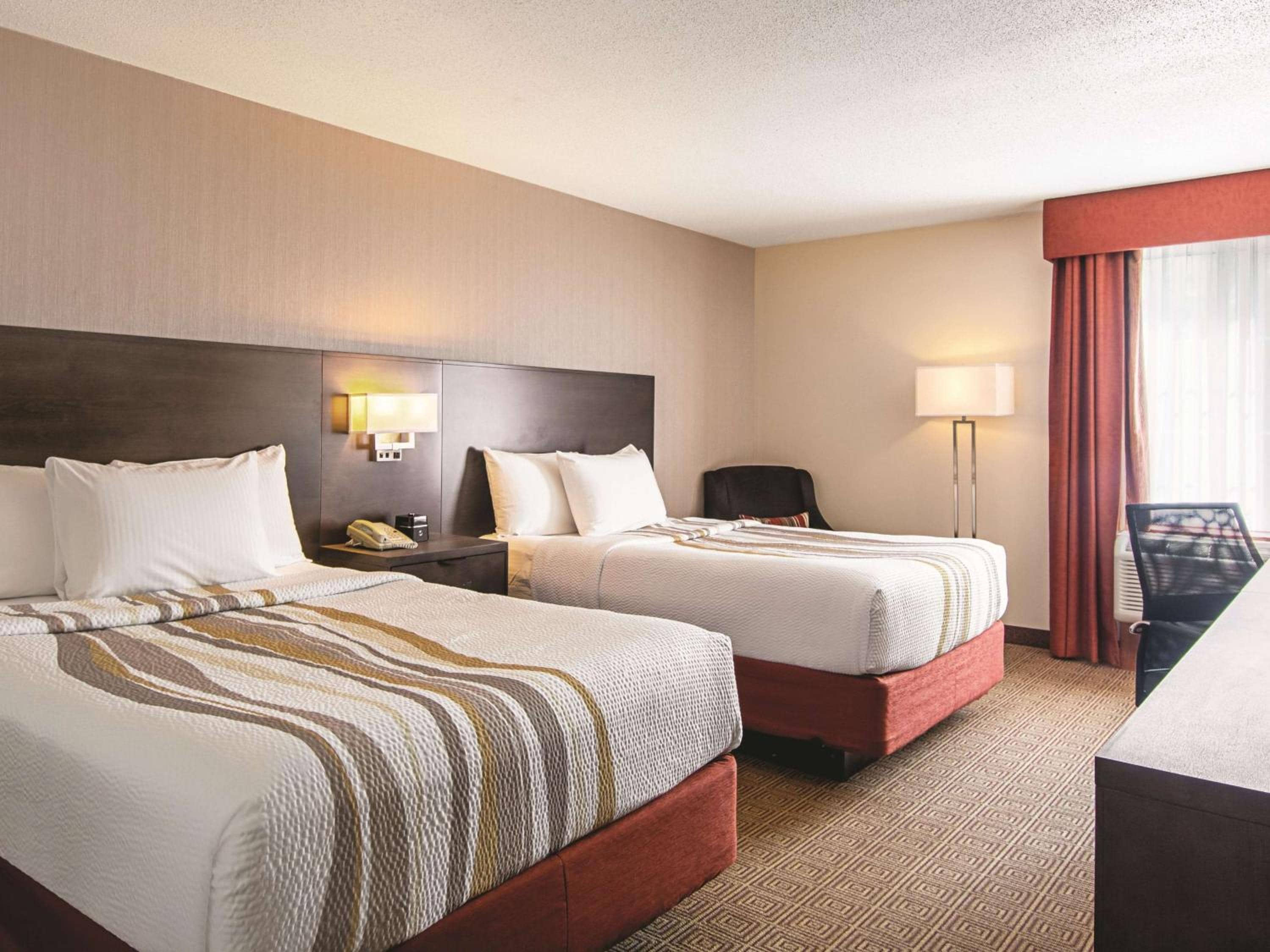 La Quinta Inn by Wyndham Vancouver Airport — 2