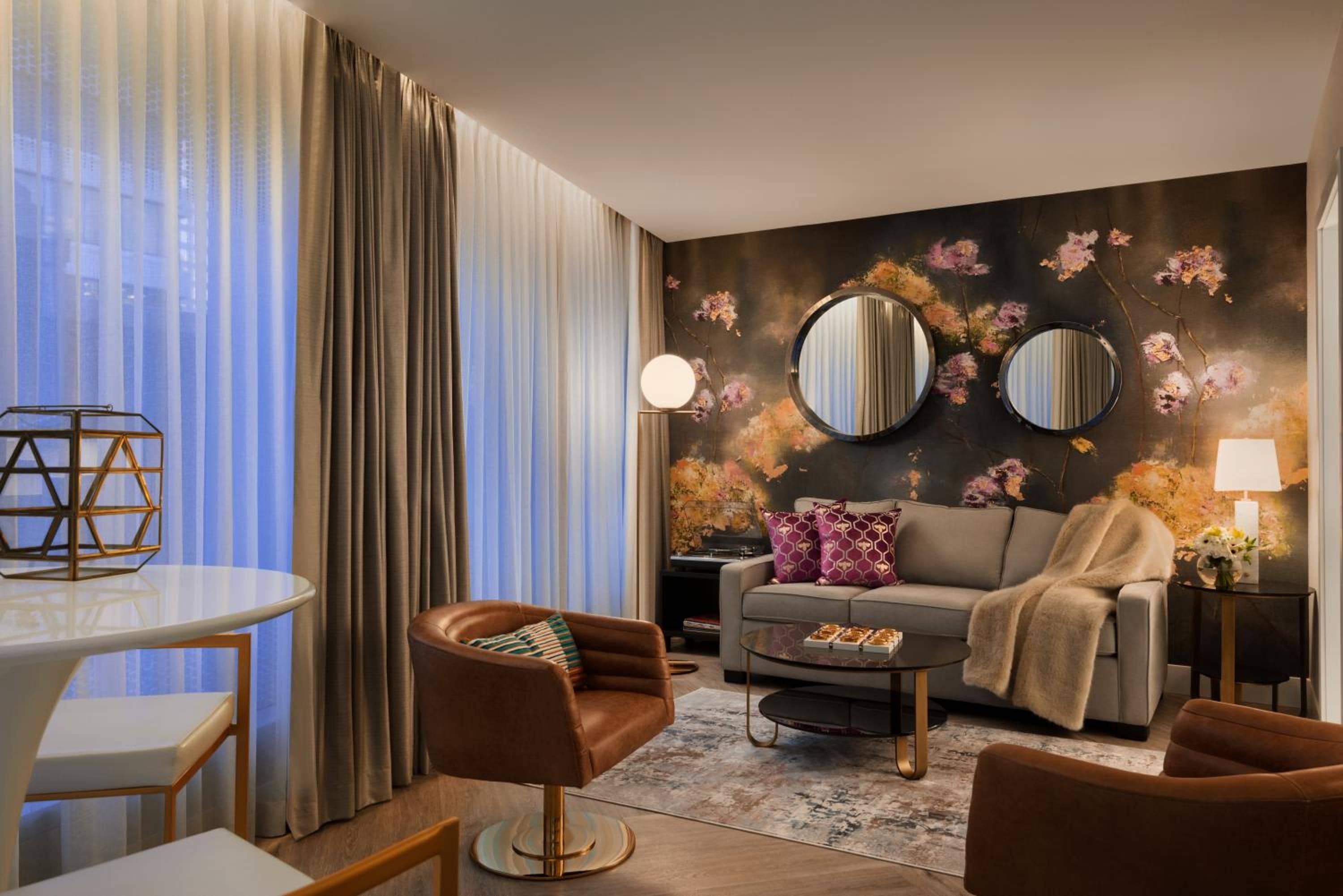 EXchange Hotel Vancouver — 4