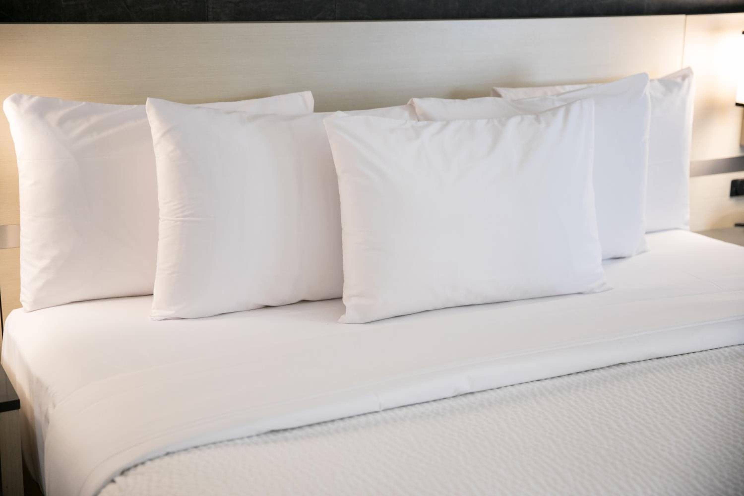 Days Inn by Wyndham Vancouver Airport — 2