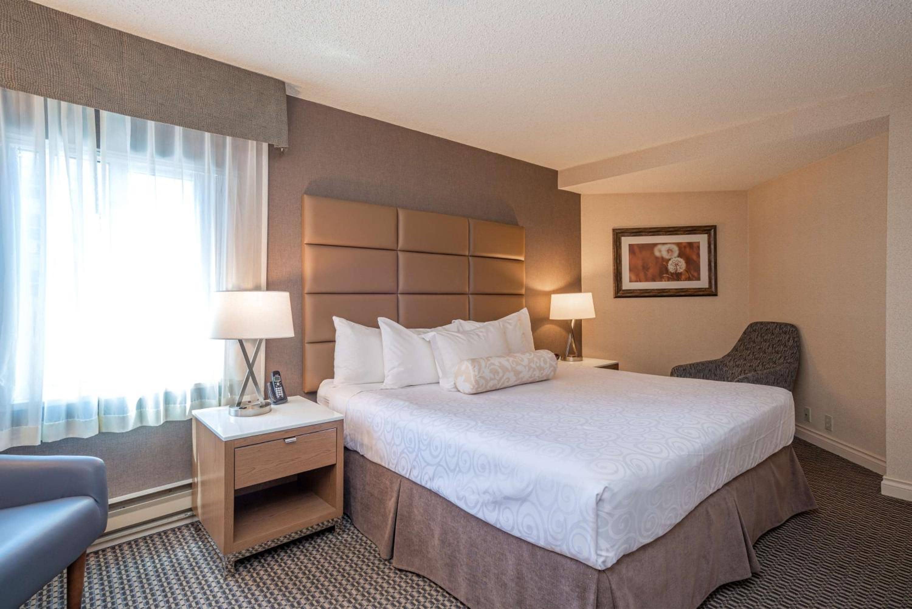 Best Western Premier Chateau Granville Hotel & Suites & Conference Centre — 2