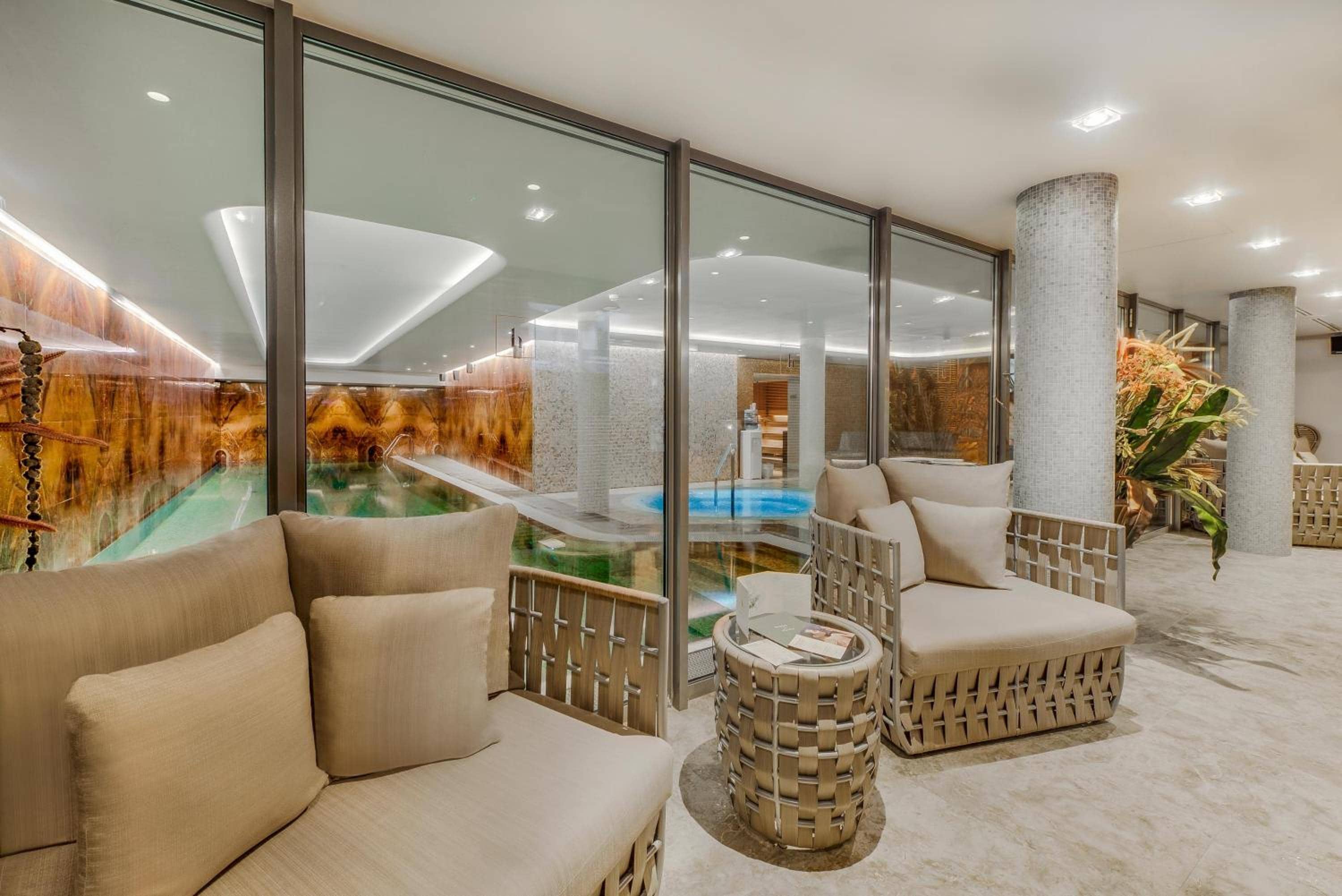 Grand Poet Hotel and SPA by Semarah — 5