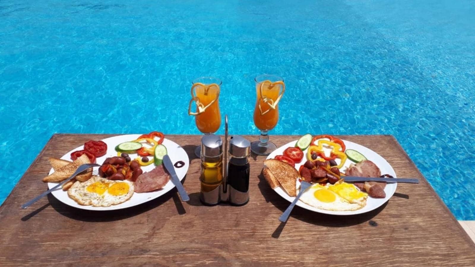 Lagoon view 1-bedroom apartment in West Golf El Gouna — 3