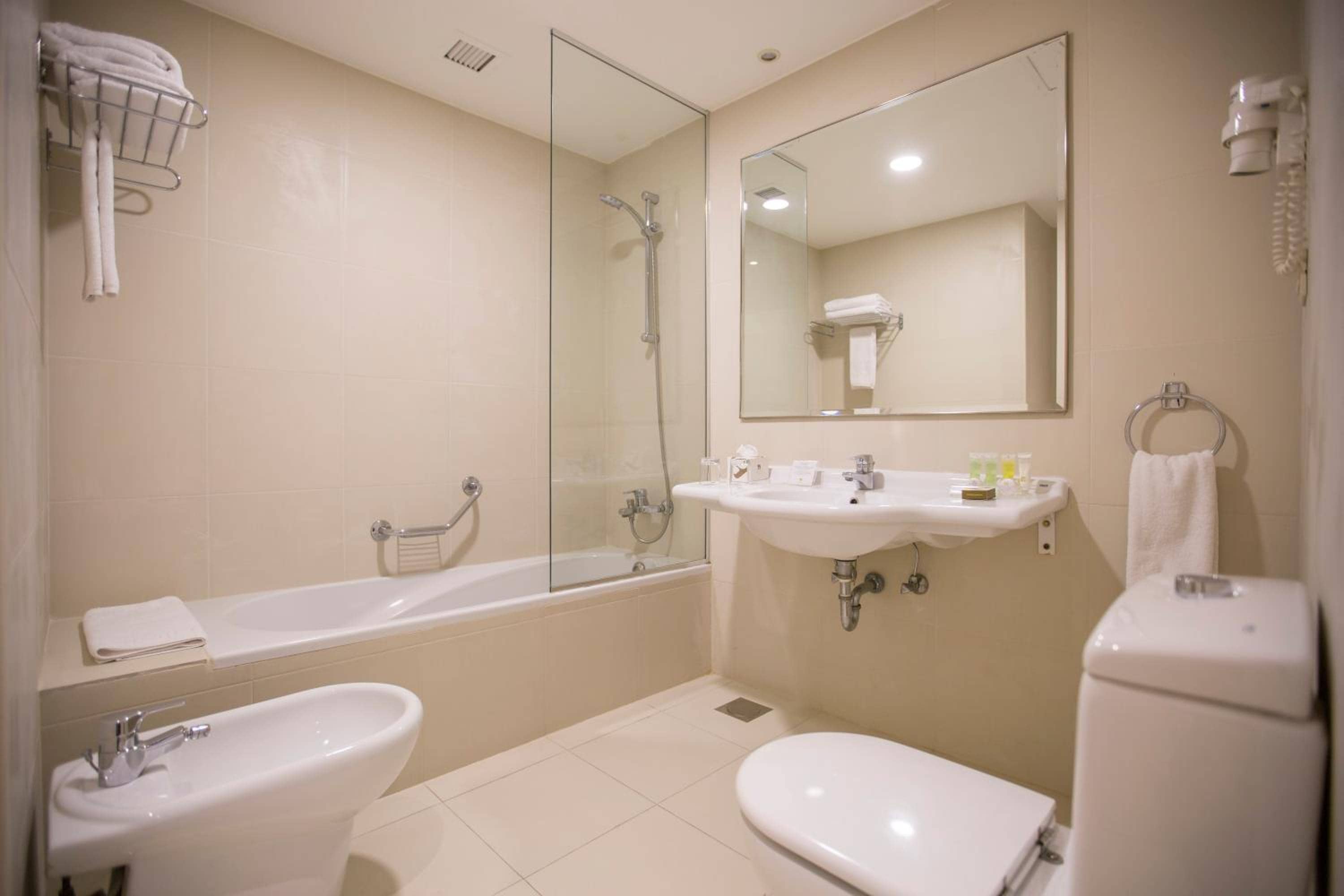 AlQasr Metropole Hotel — 4