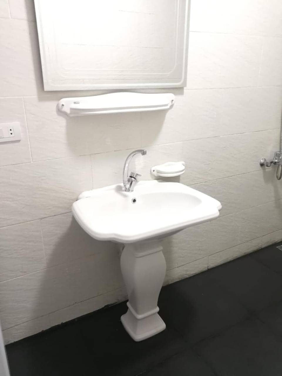 Lovely apartment with side sea view located in the heart of the Alexandria, local, old building, active street, kitchen not suitable for heavy cooking, in  — 4