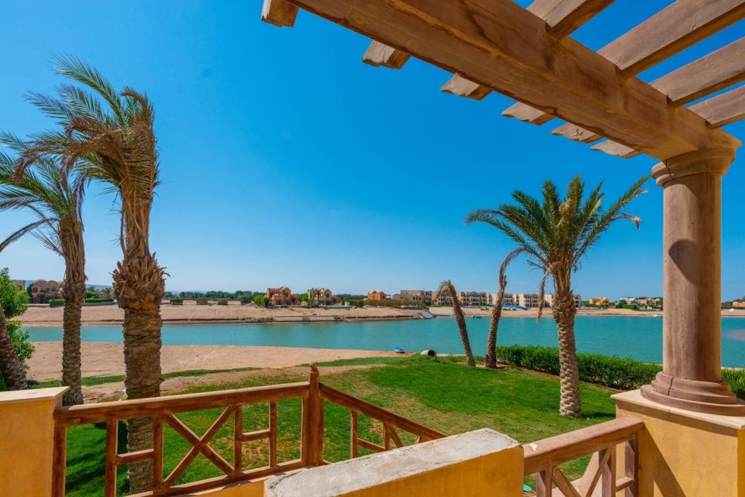 Scenic Views 3-Bedroom Villa in Sabina, El Gouna Private Jacuzzi & Lagoon Access — 3