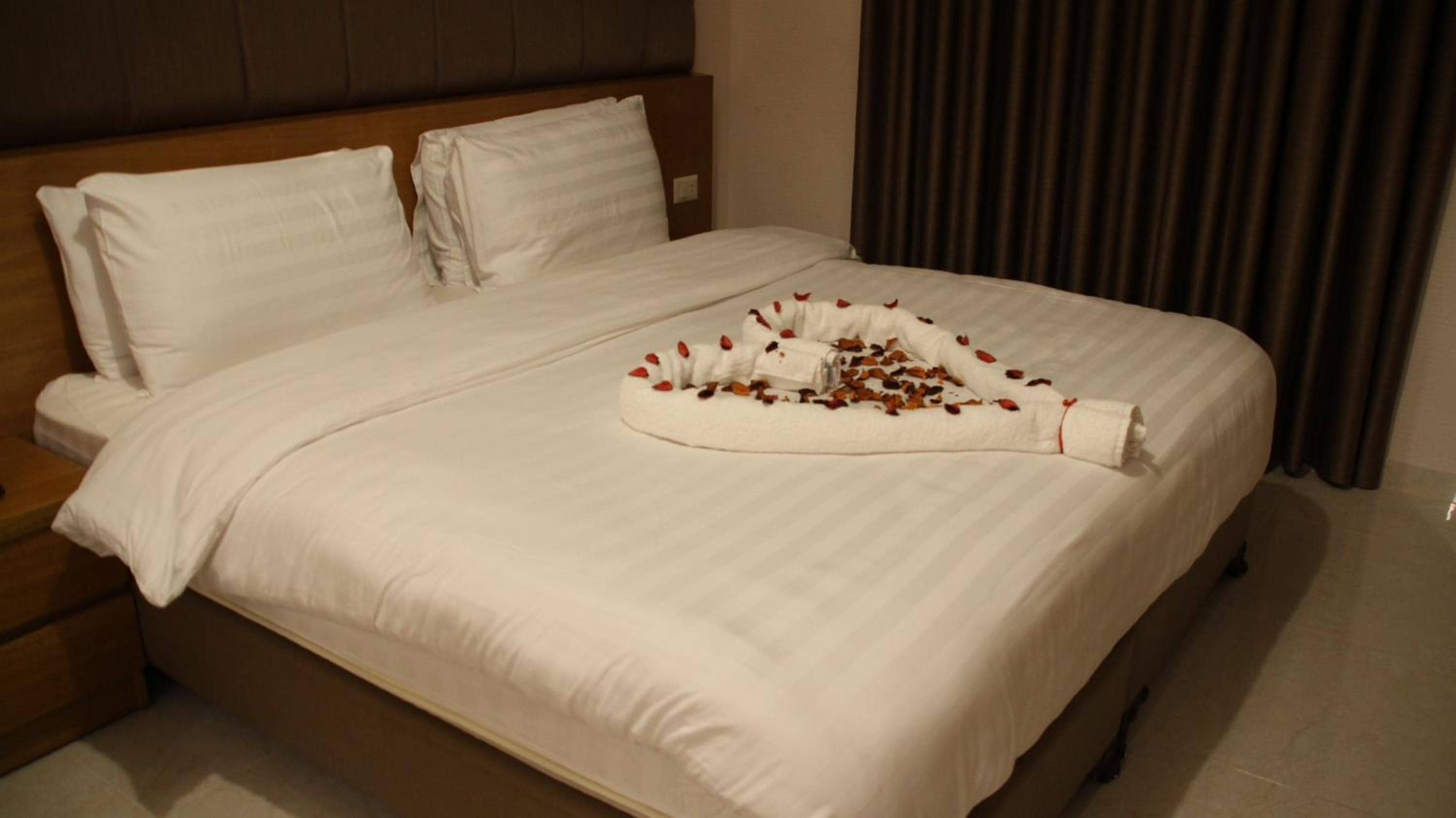 Big Ben Hotel Suites — 4