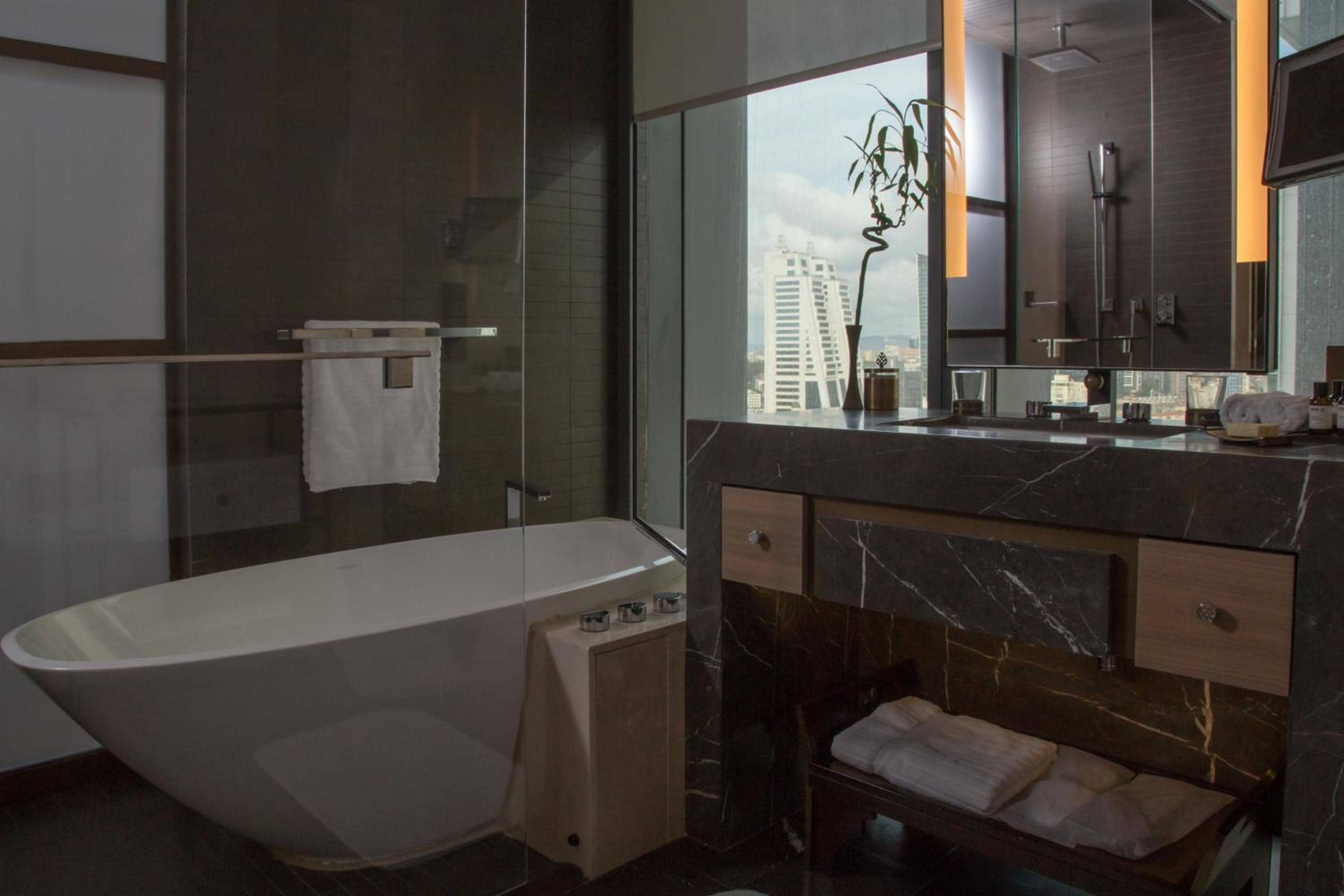 Fairmont Quasar Istanbul Hotel — 5