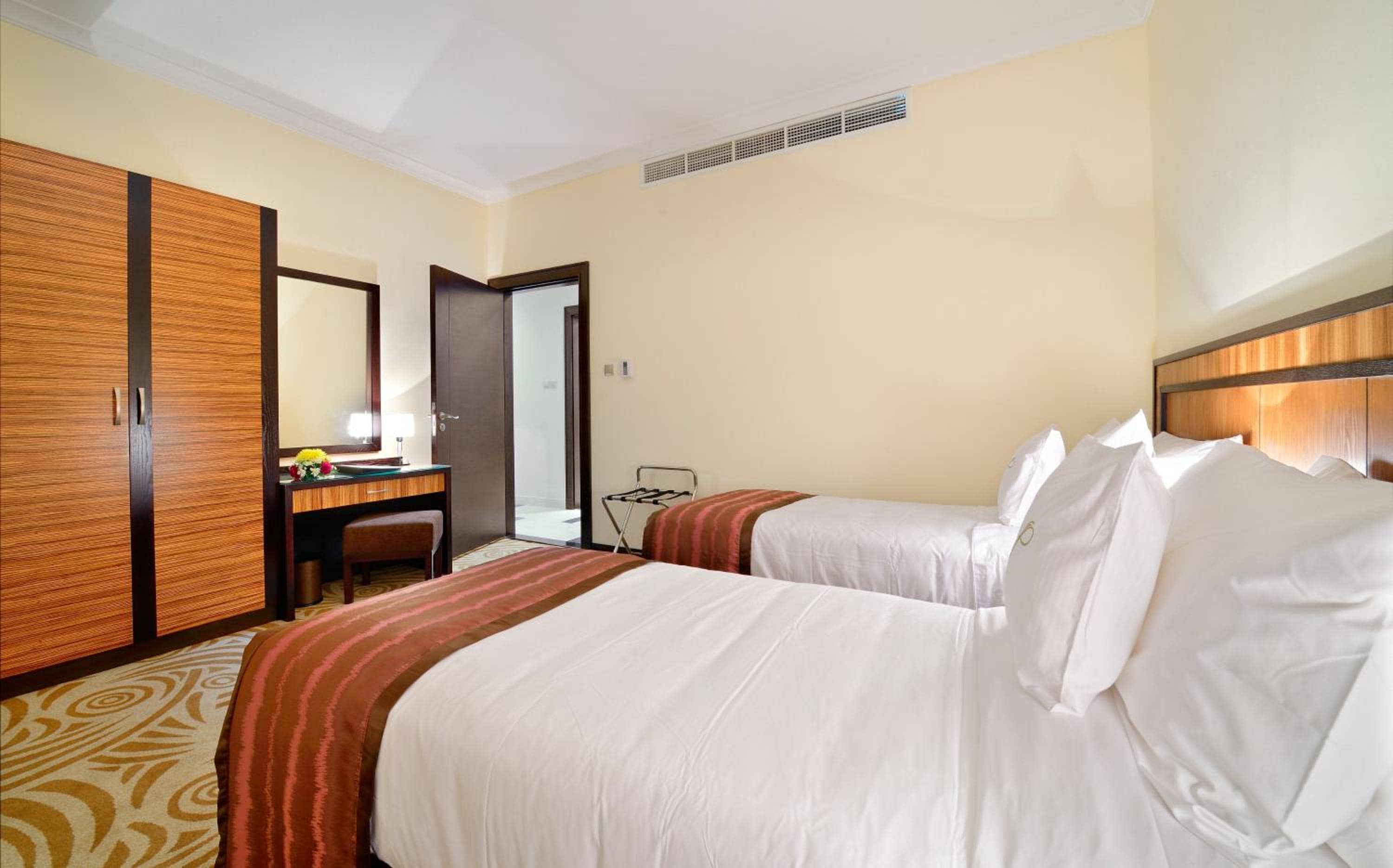 Al Majaz Premiere Hotel Apartments — 4