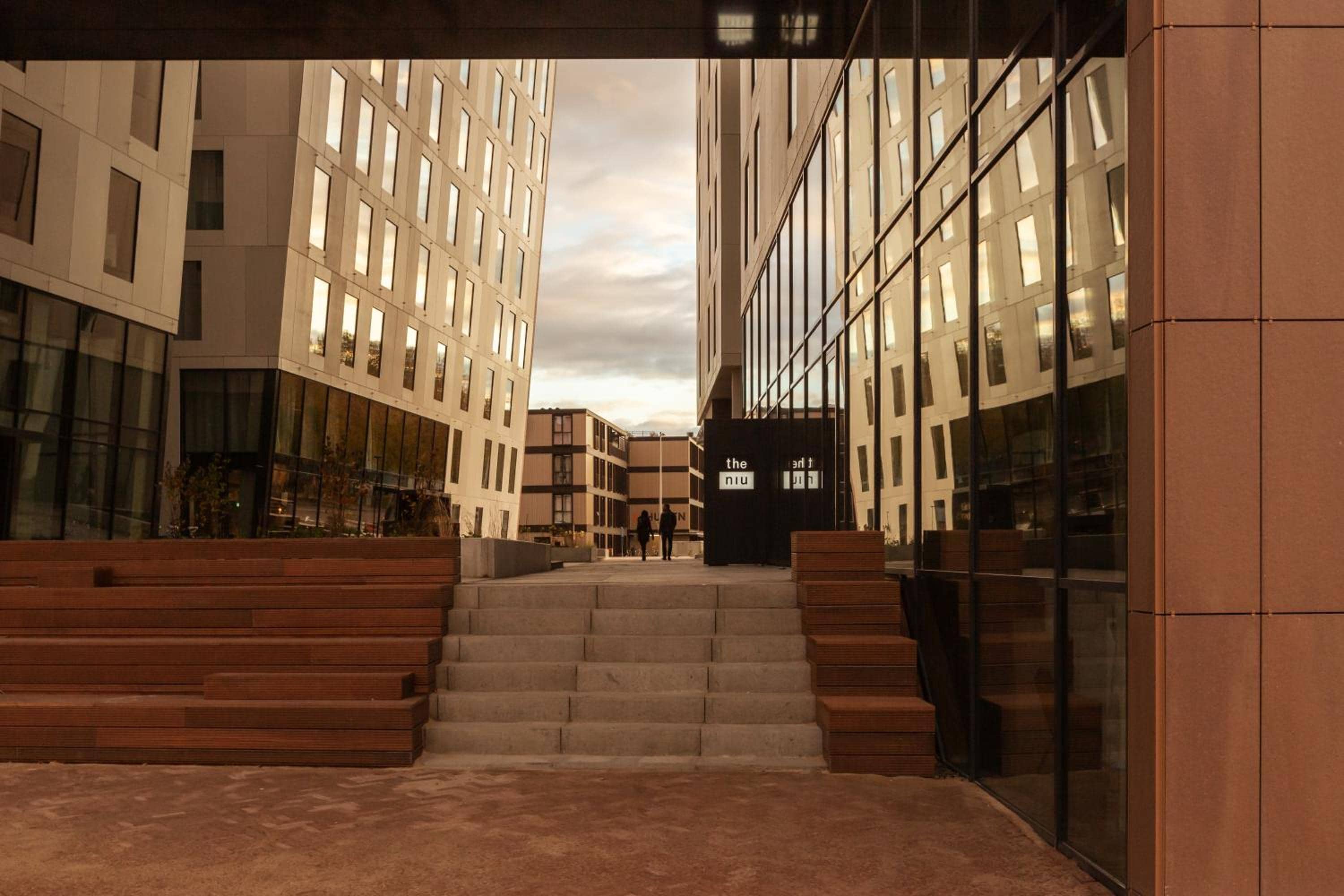 Holiday Inn - the niu, Fender Amsterdam