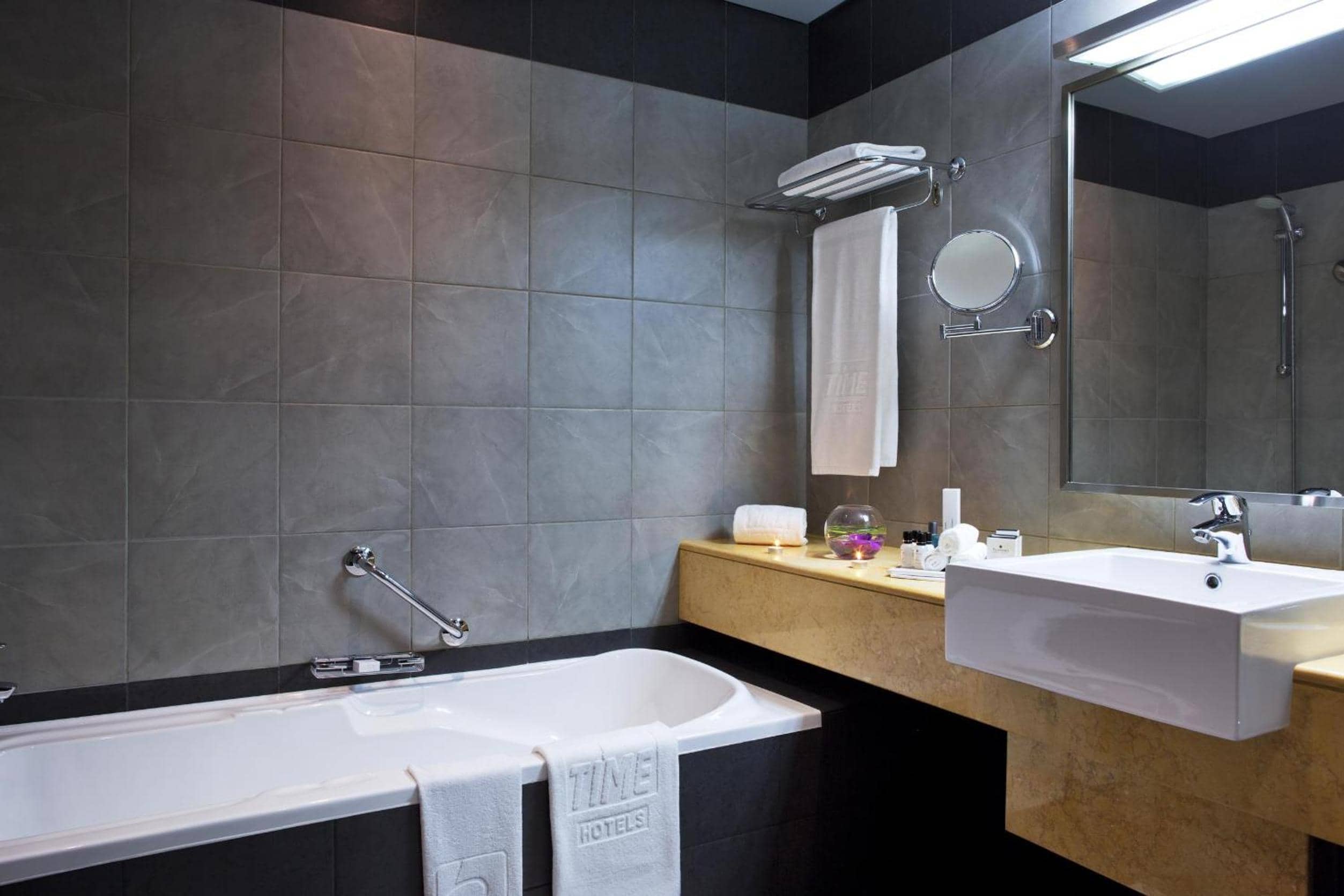 TIME Grand Plaza Hotel, Dubai Airport — 2