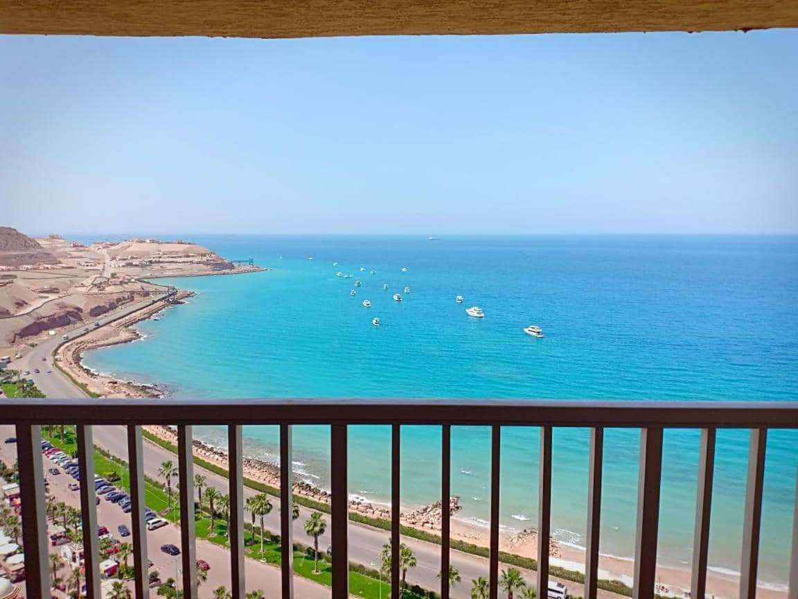 Porto Sokhna pyramids Families only