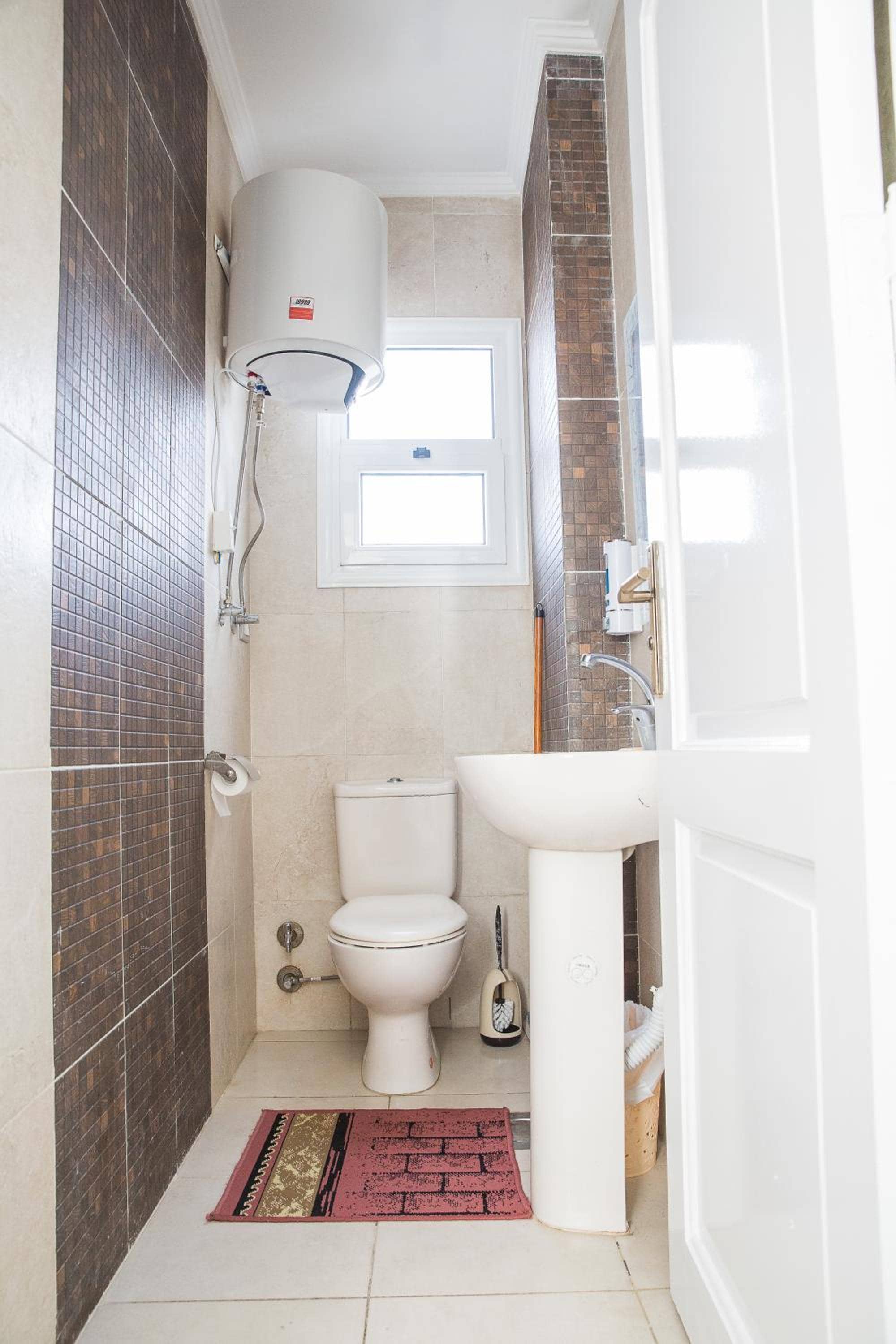 Wide Seaview 3-Bedroom Apartment — 4