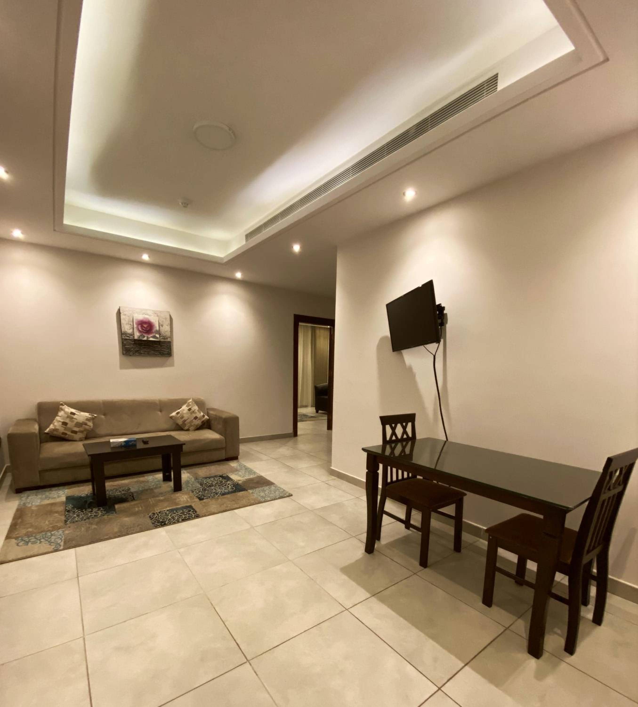 Oasis Rise Hotel Apartments — 3