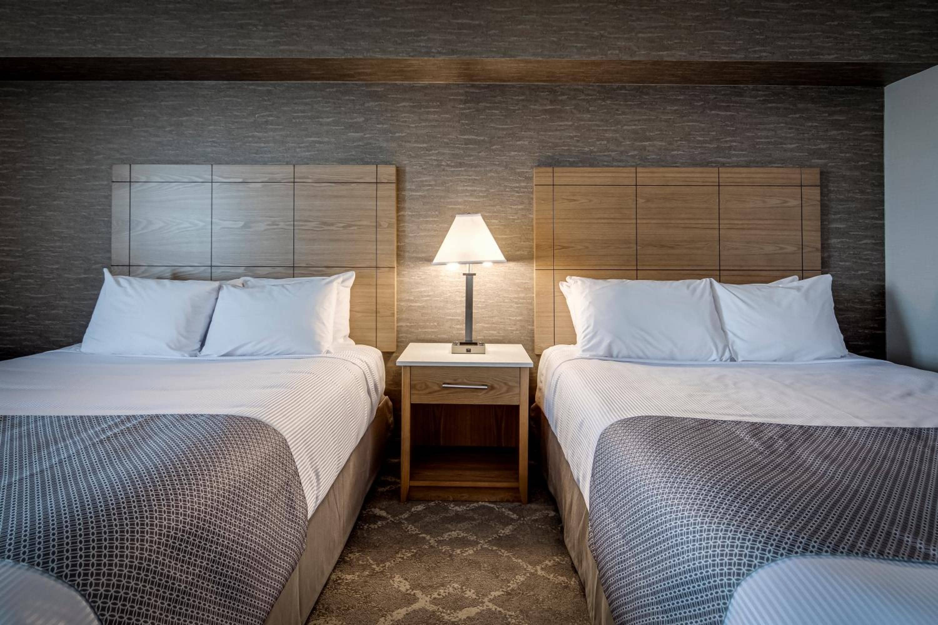 Monte Carlo Inn Vaughan Suites — 2