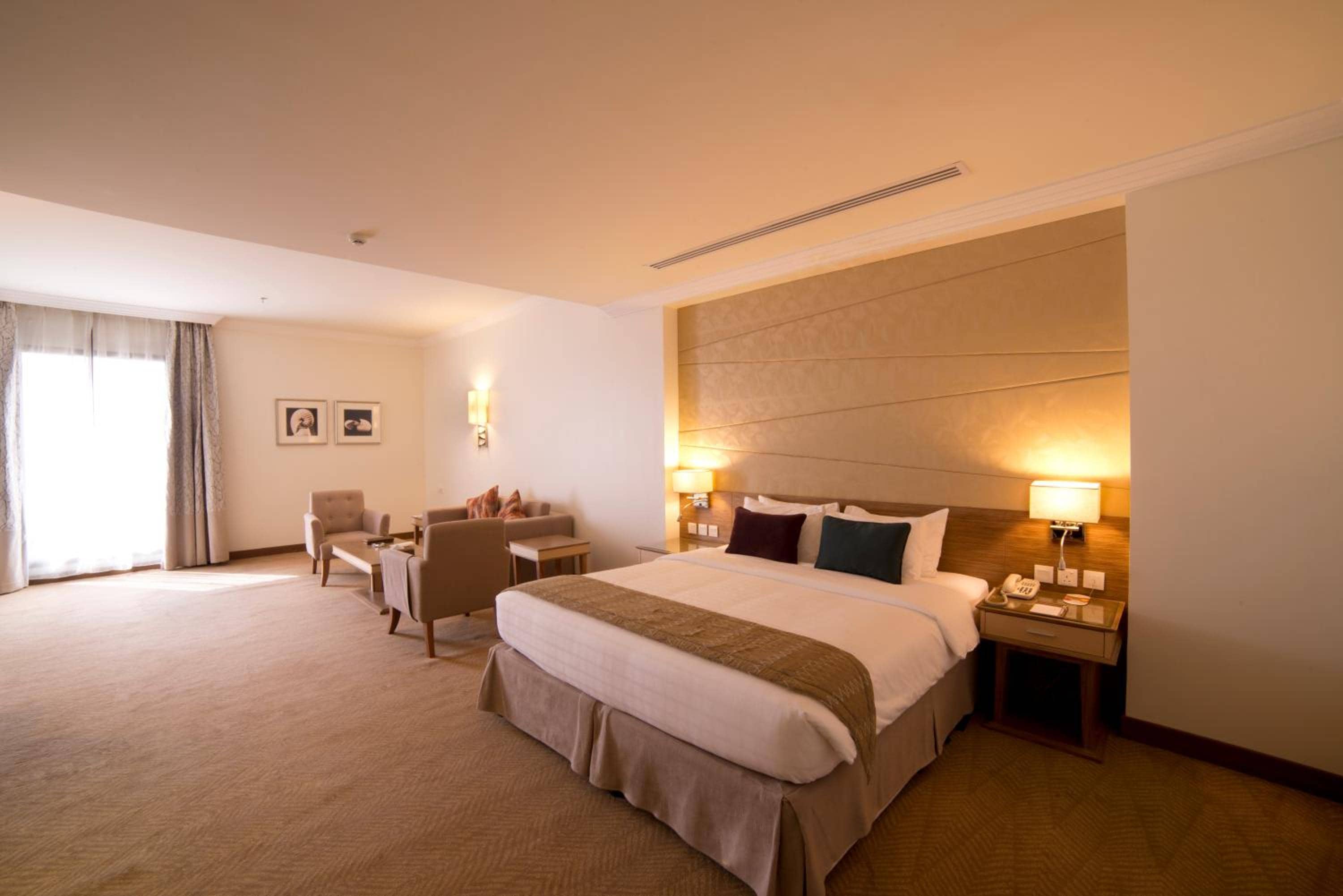 Golden Tulip Dammam Corniche Hotel — 2