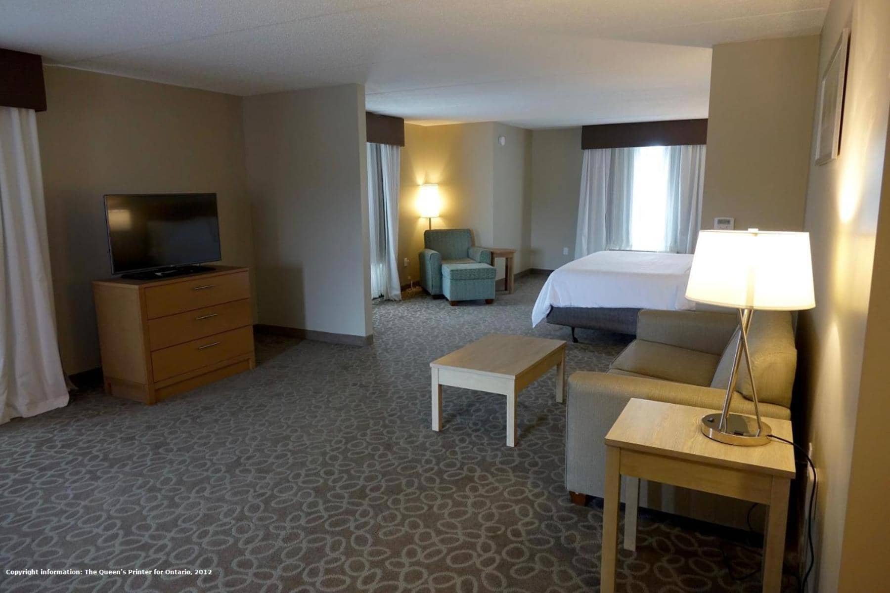 Holiday Inn Express & Suites Oshawa Downtown - Toronto Area by IHG — 5