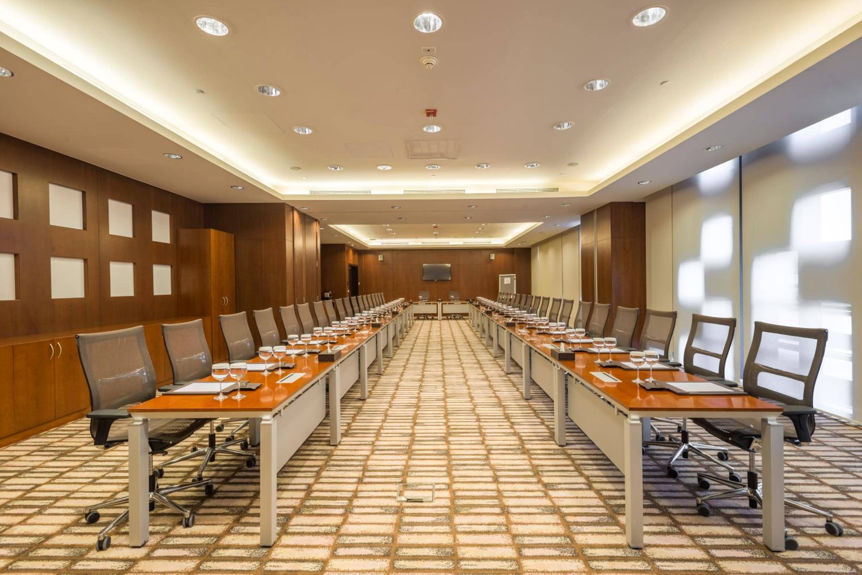 Crowne Plaza Riyadh - RDC Hotel & Convention by IHG — 2