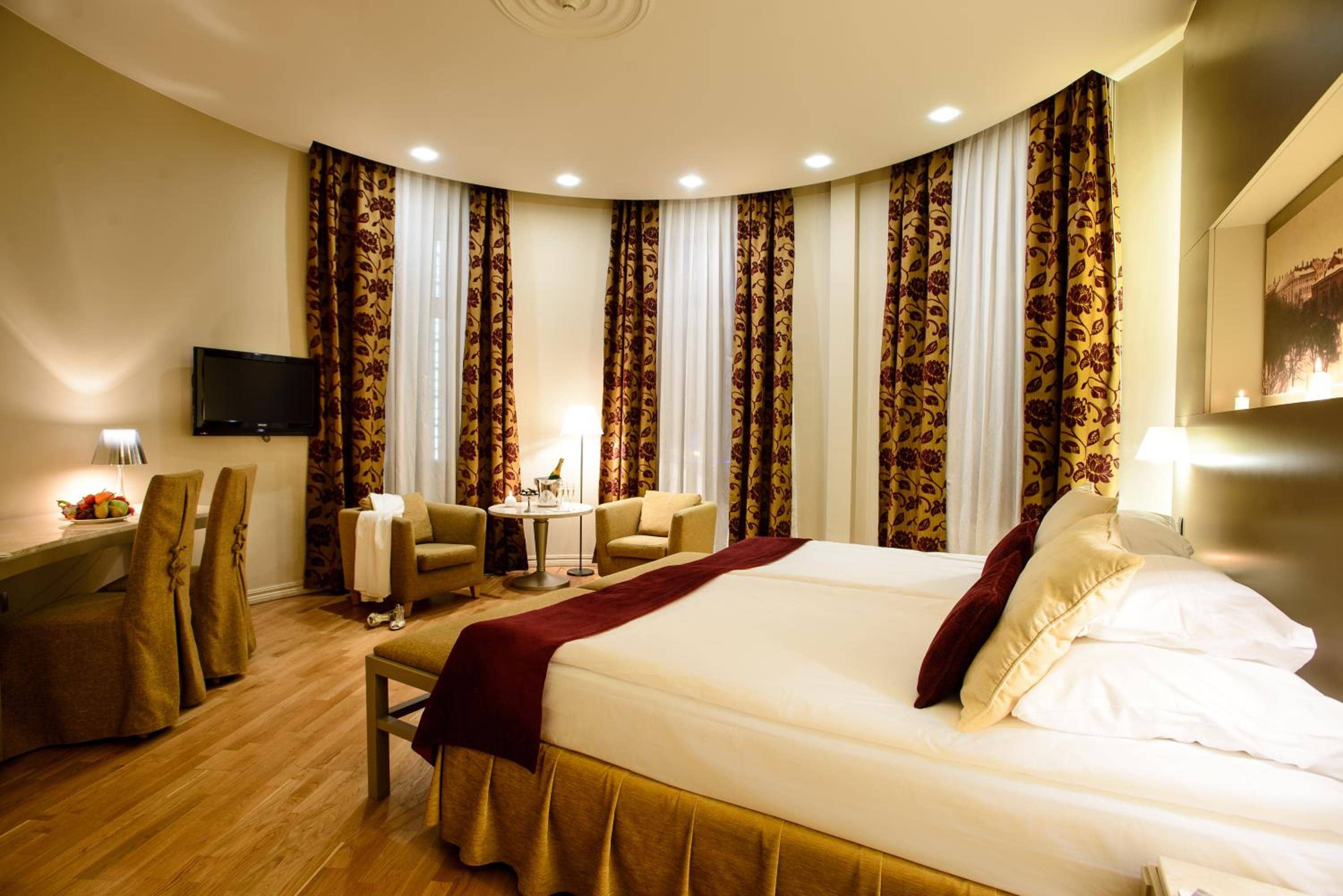 Opera Hotel — 3