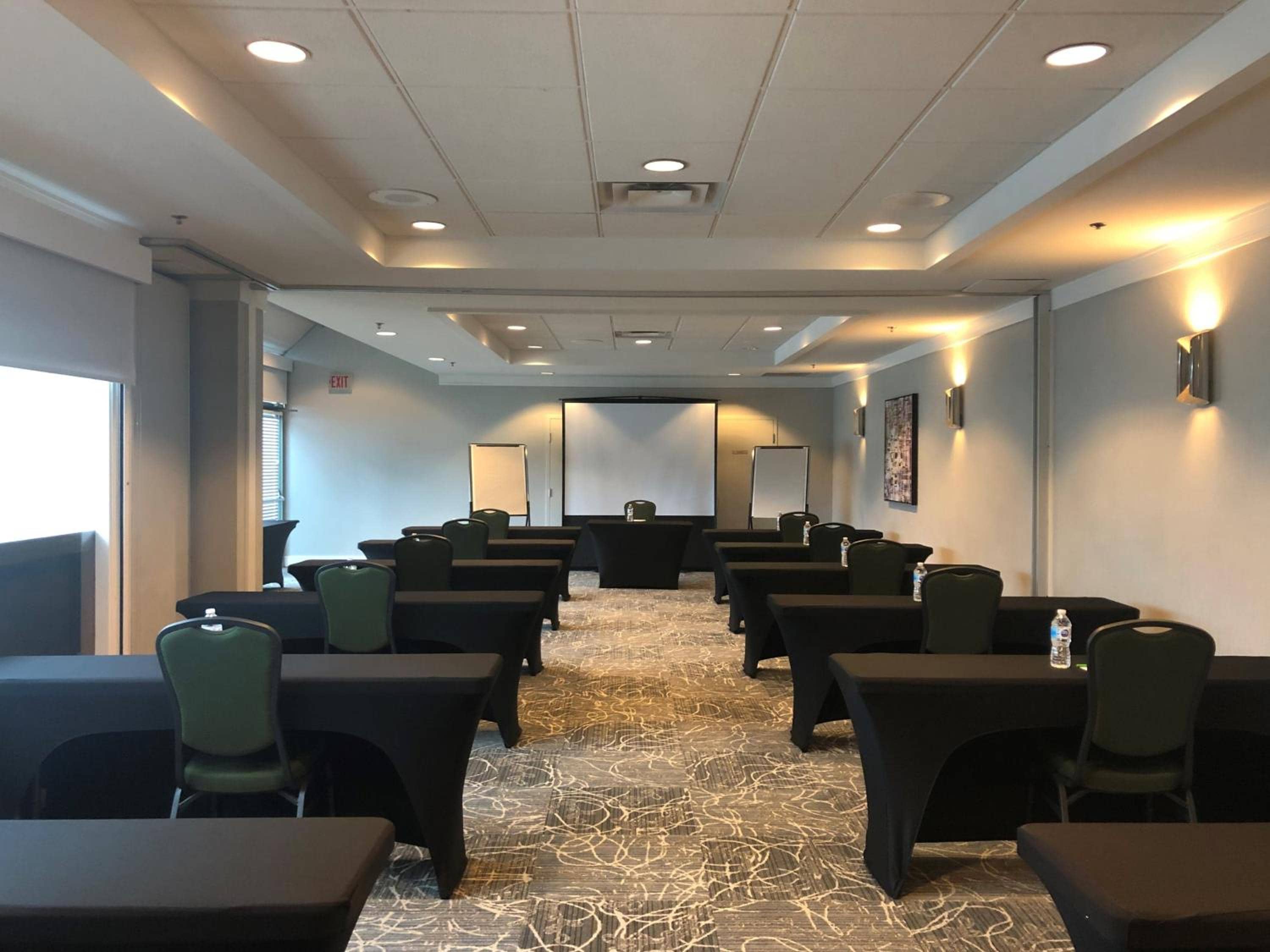 Holiday Inn Vancouver Airport Richmond by IHG — 3