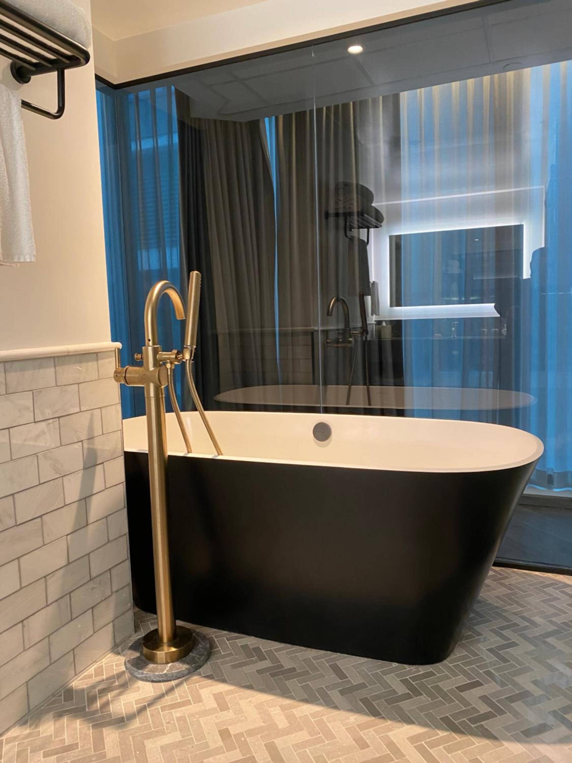 EXchange Hotel Vancouver — 5